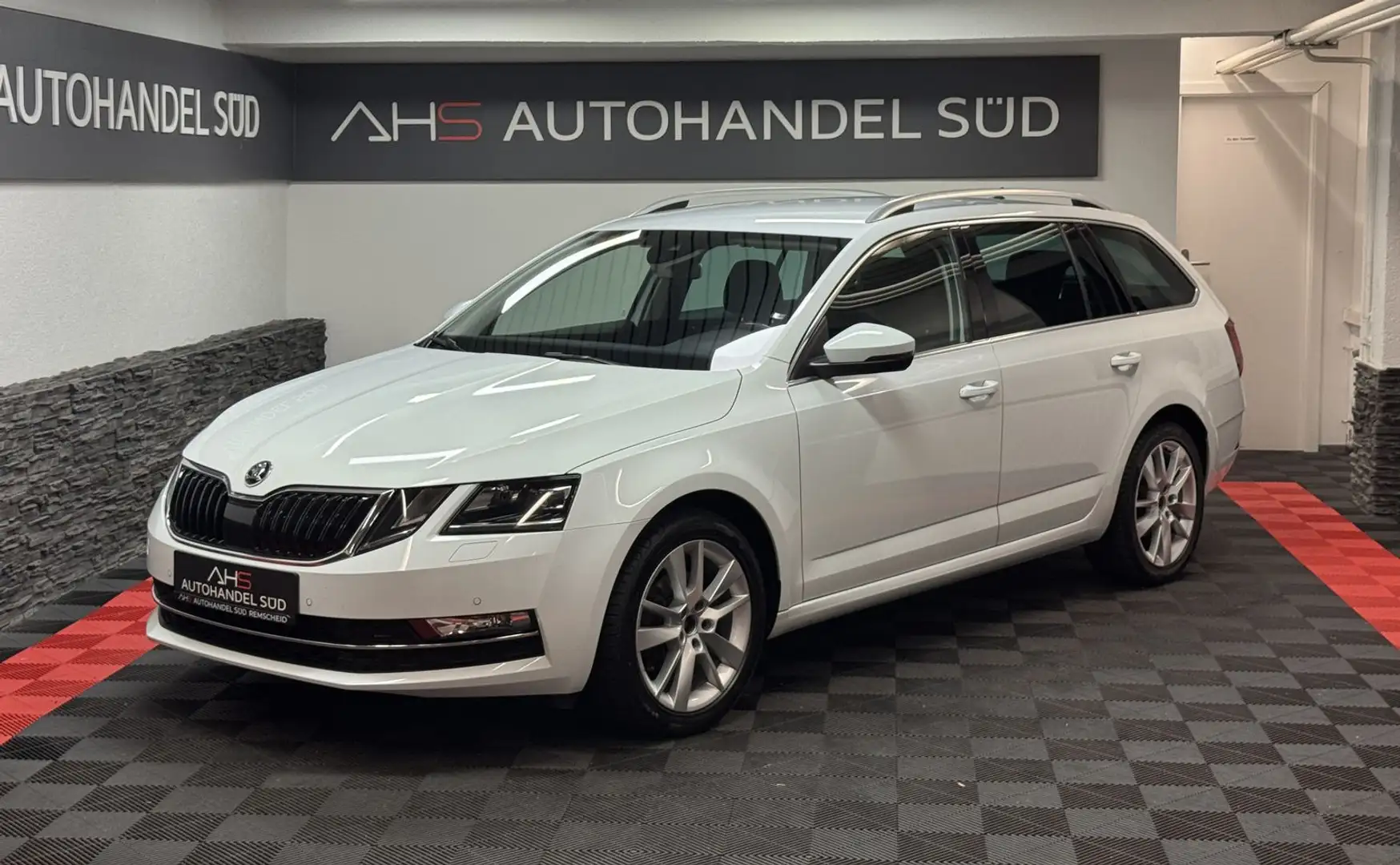 Skoda Octavia Style 4x4*STHZG*KAMERA*AHK* Weiß - 1