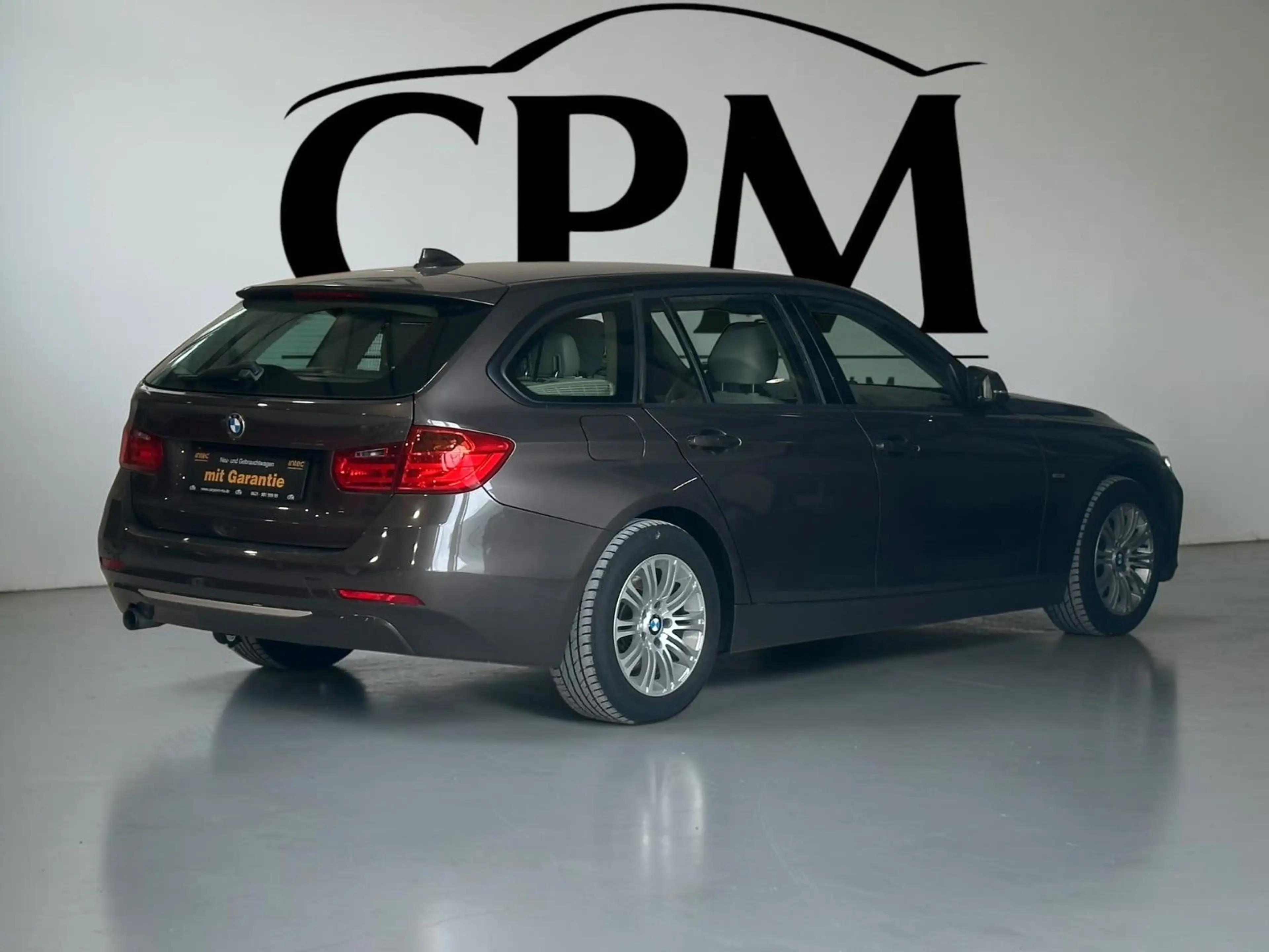 BMW 318 d Touring LEDER NAVI XEN. TOP ZUST. INSP.NEU — photo 6