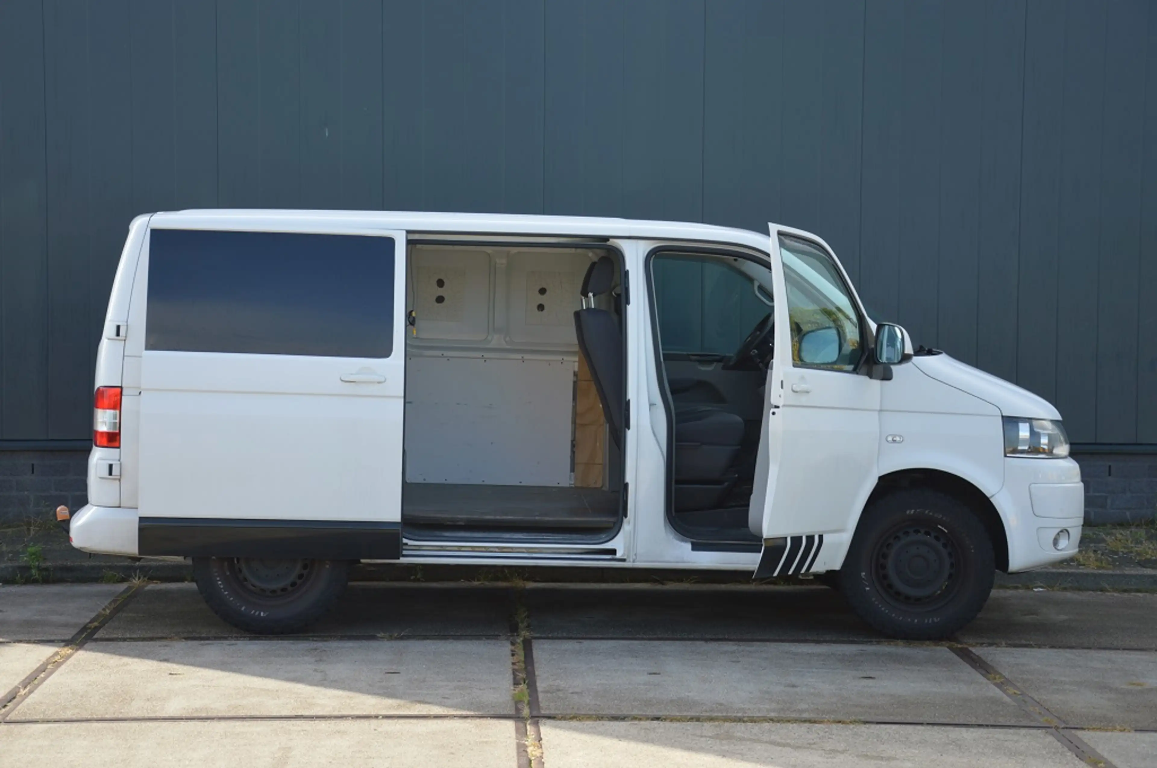 Volkswagen Transporter 2.0 TDI L1H1 T800 84PK Euro 5 — photo 4