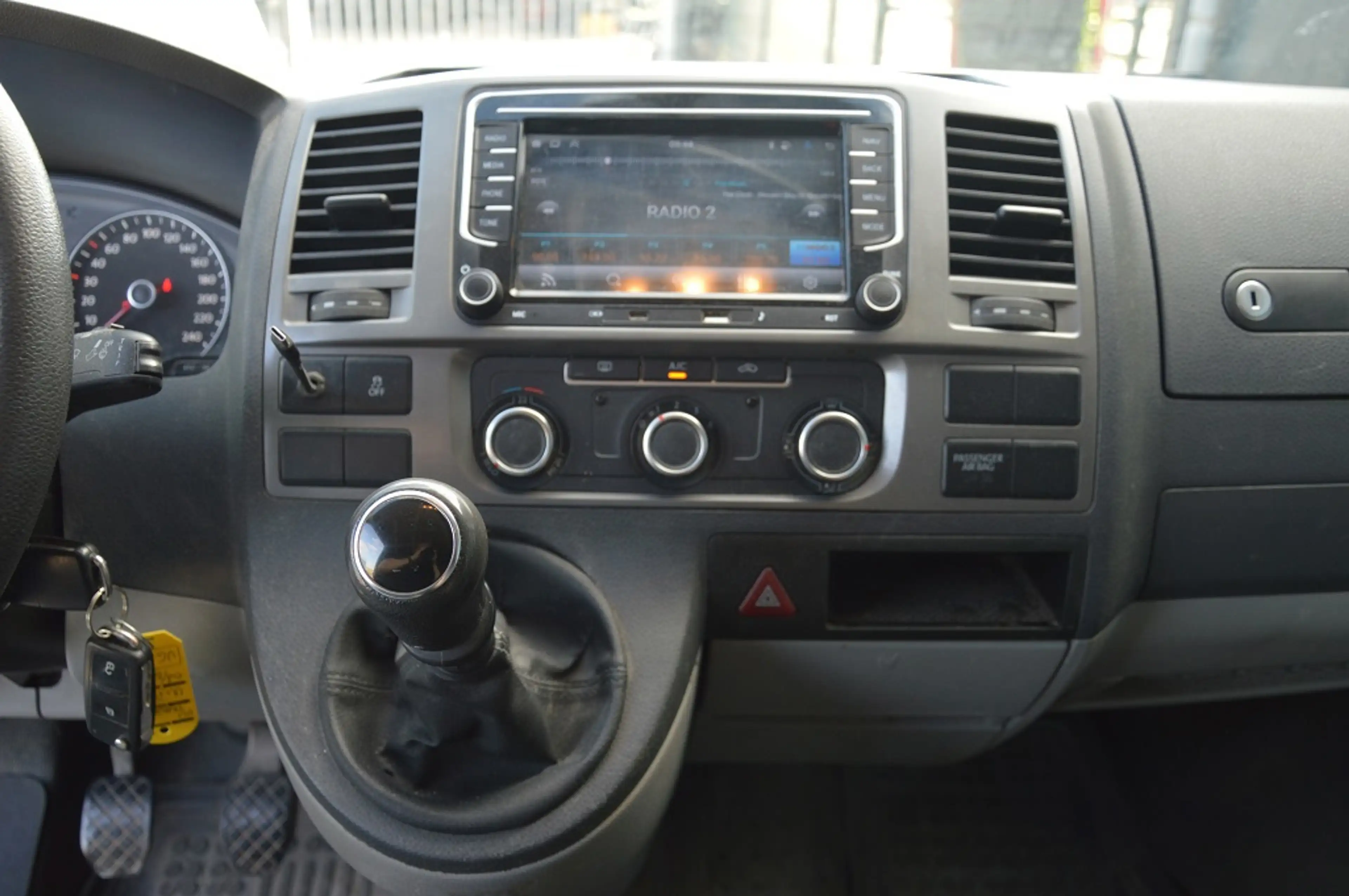 Volkswagen Transporter 2.0 TDI L1H1 T800 84PK Euro 5 — photo 7