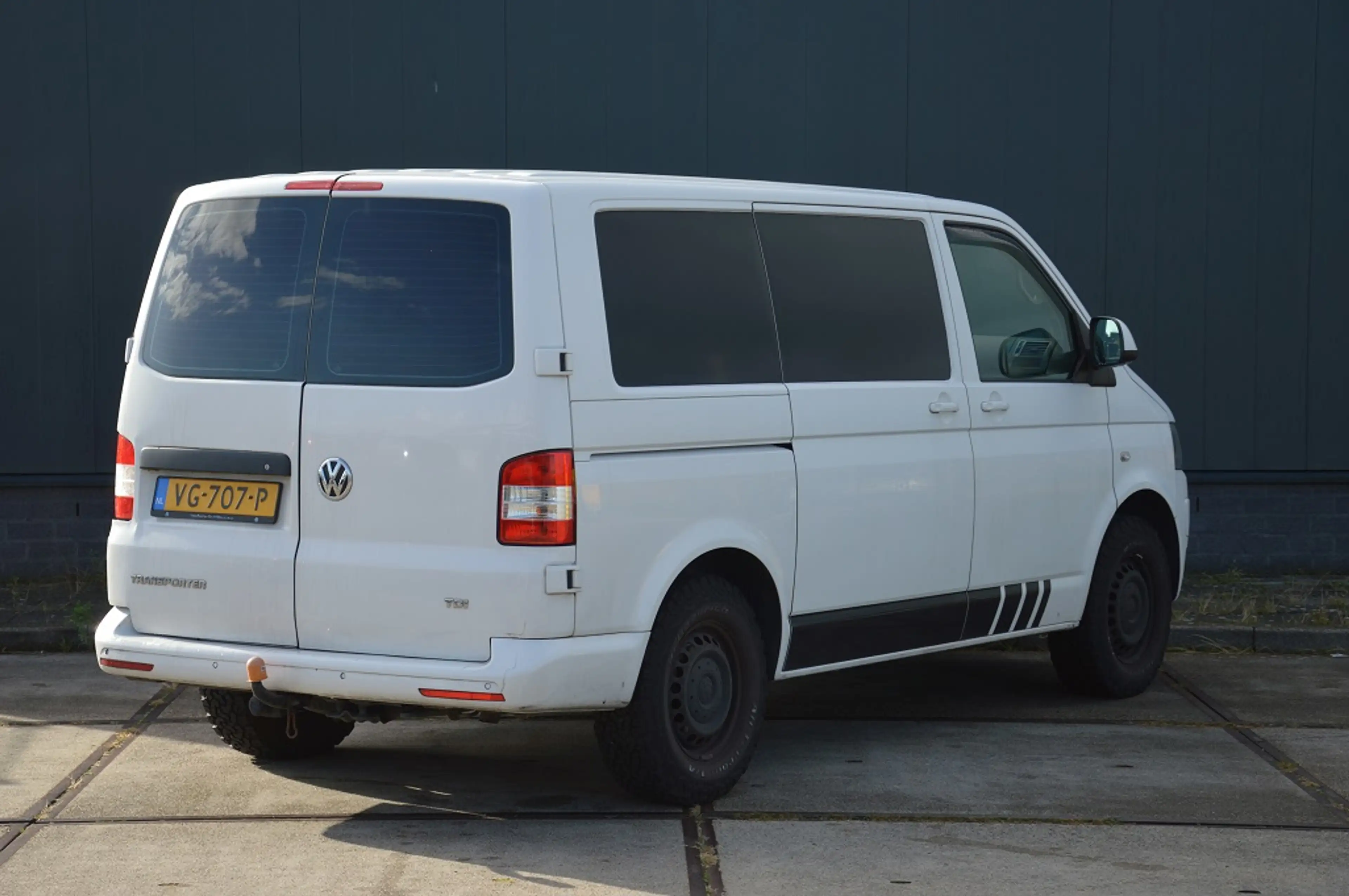 Volkswagen Transporter 2.0 TDI L1H1 T800 84PK Euro 5 — photo 2