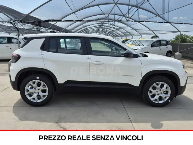 Jeep Avenger view 5