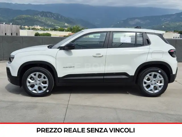 Jeep Avenger view 2
