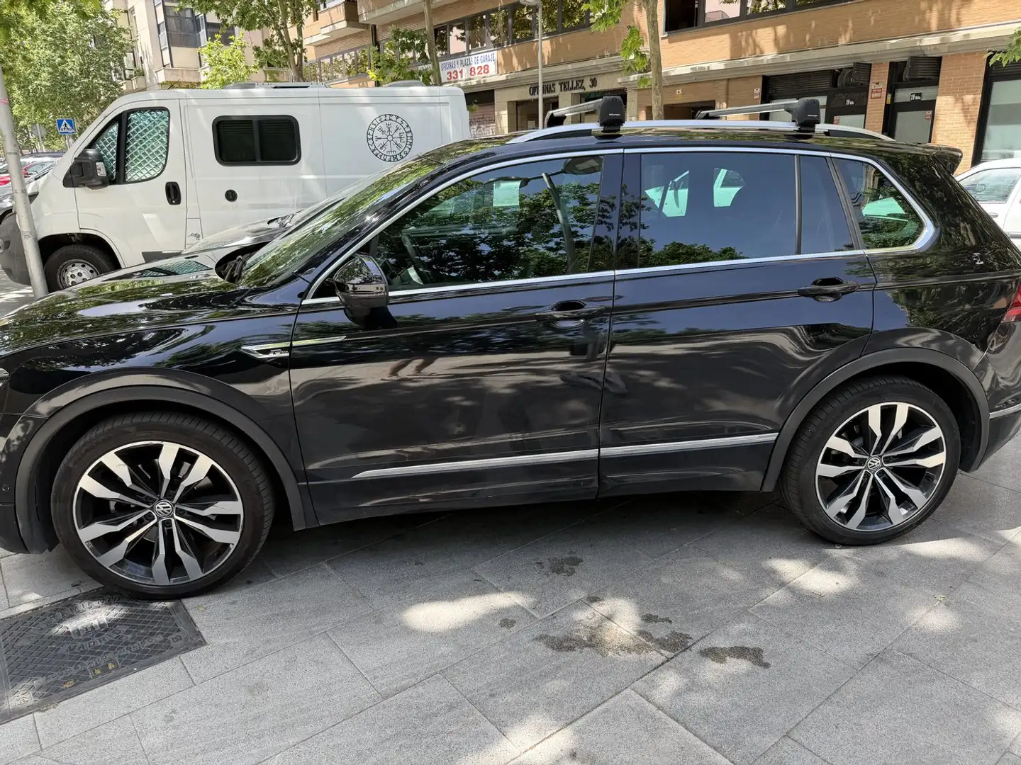 Volkswagen Tiguan Tiguan 2.0 TSI Sport 4Motion DSG 140kW Sport Negro - 2
