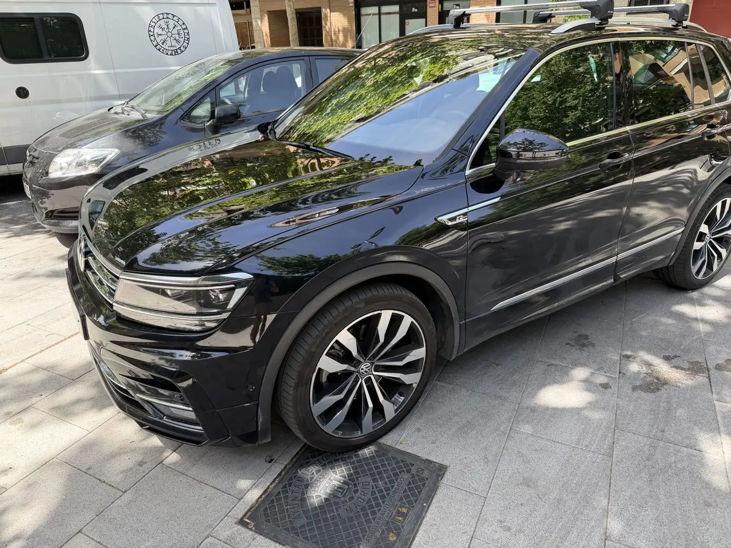Volkswagen Tiguan Tiguan 2.0 TSI Sport 4Motion DSG 140kW Sport Negro - 1