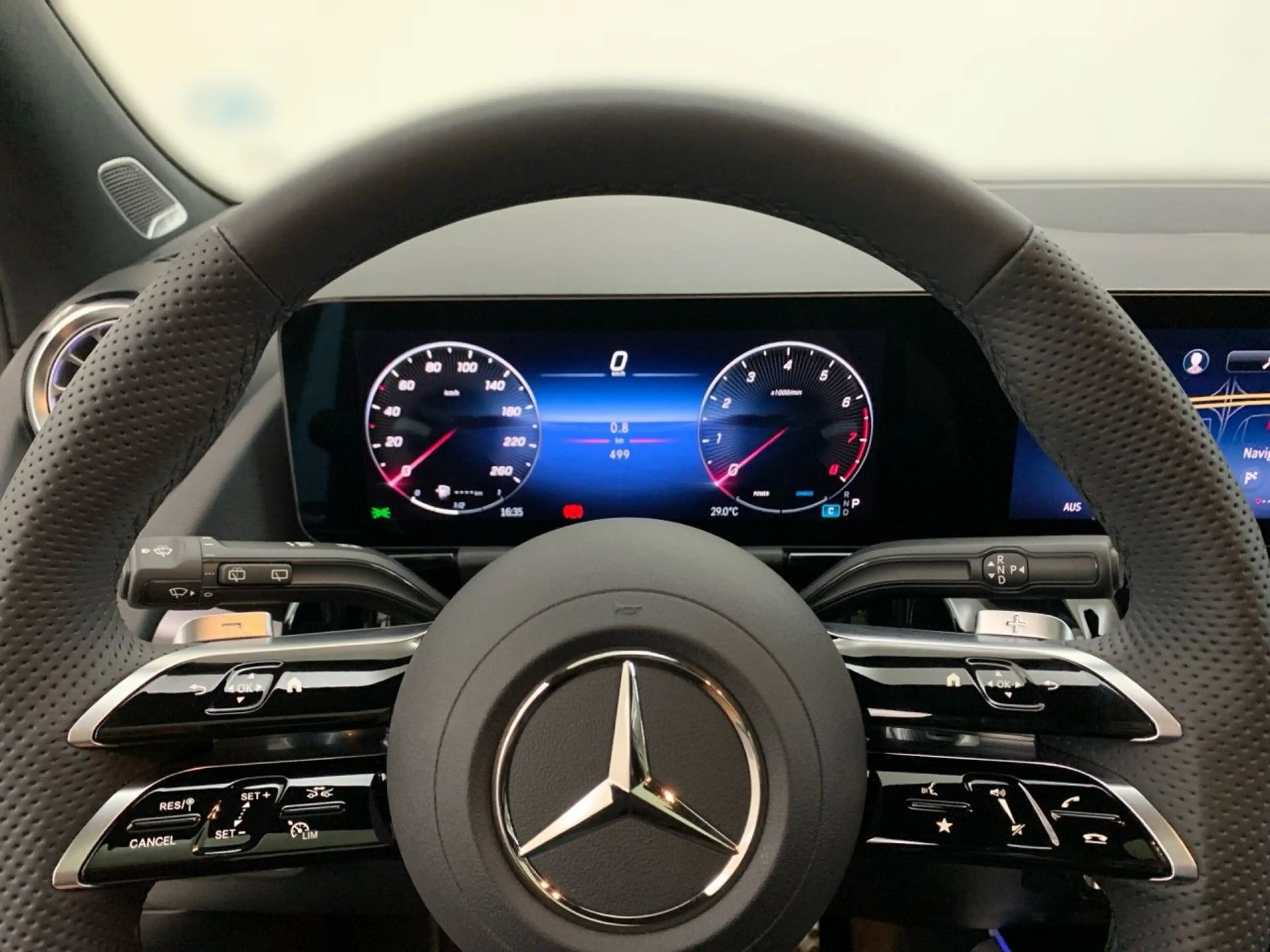 Mercedes-Benz GLA 200 AMG Multibeam Burmester Night Keyl-GO PTS — photo 9