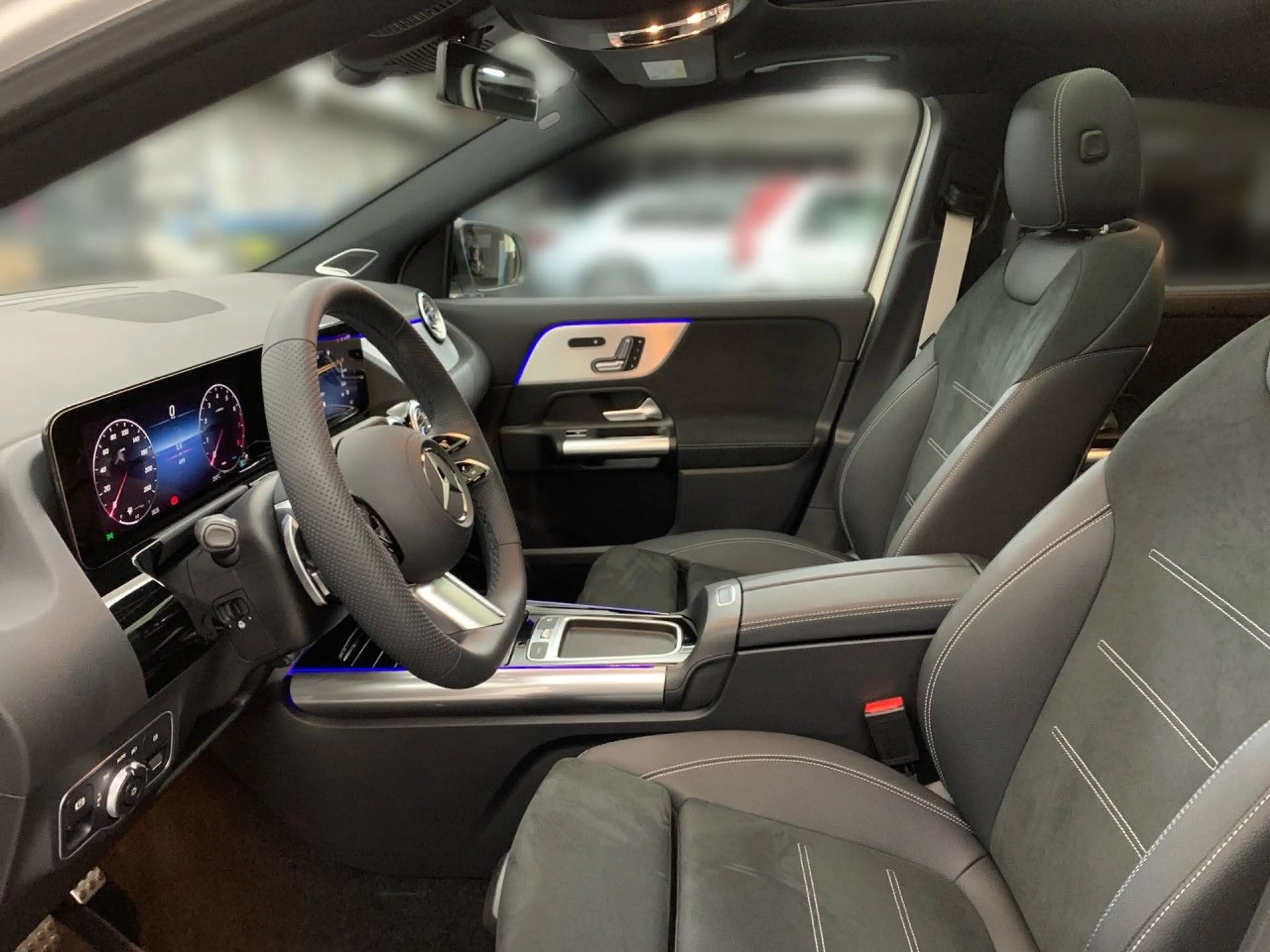 Mercedes-Benz GLA 200 AMG Multibeam Burmester Night Keyl-GO PTS — photo 8