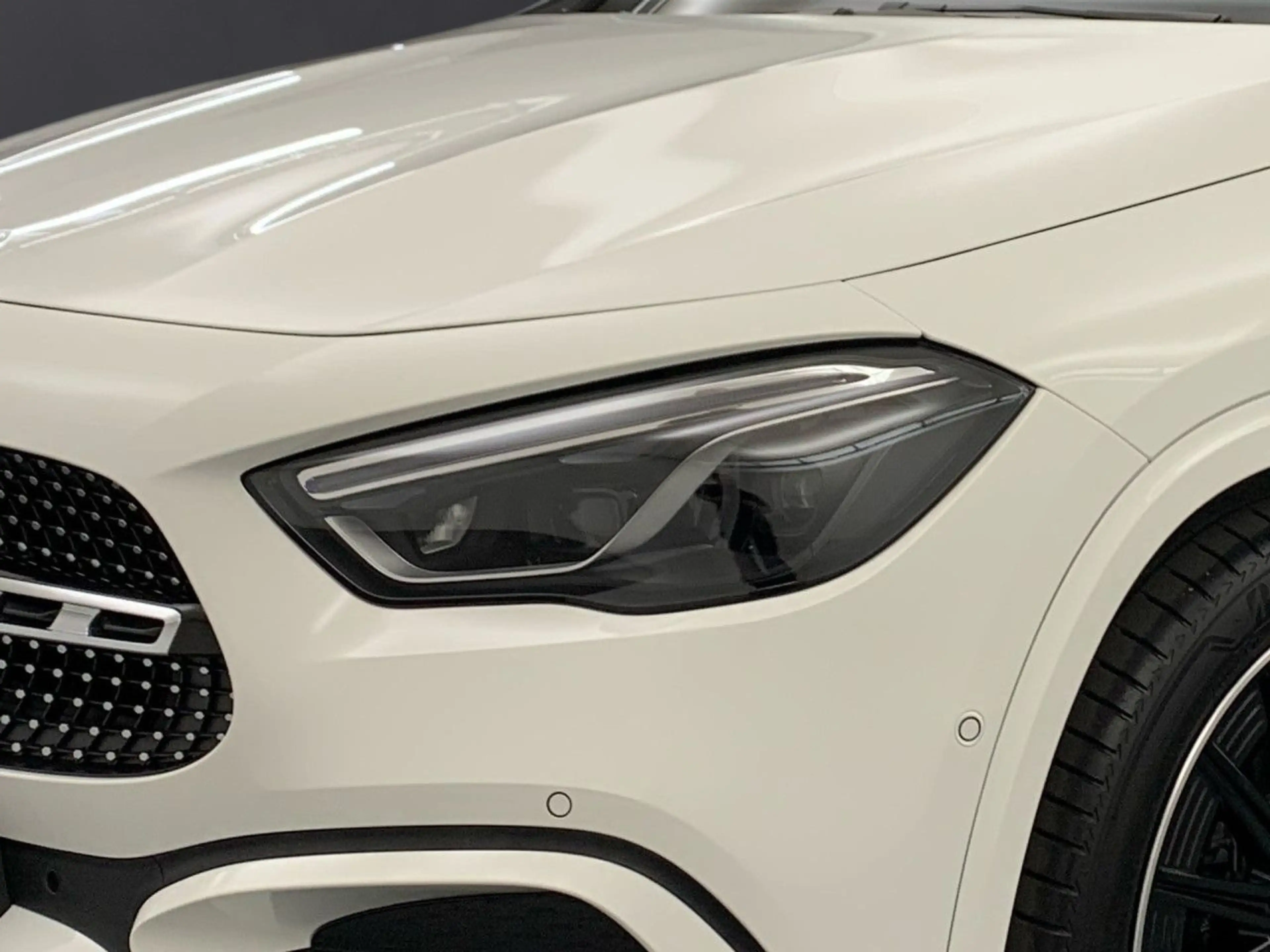Mercedes-Benz GLA 200 AMG Multibeam Burmester Night Keyl-GO PTS — photo 6
