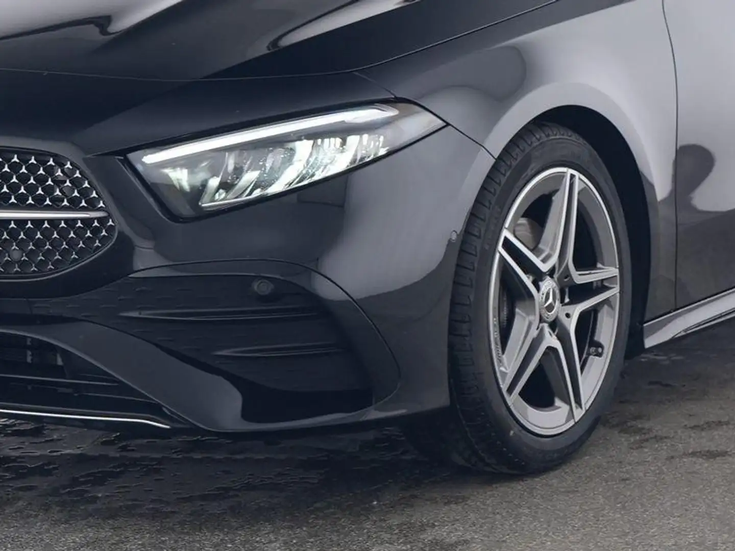 Mercedes-Benz A 180 , AMG Line Adv. Plus, LED, 7G-DCT, Rückfahrkame... Schwarz - 2