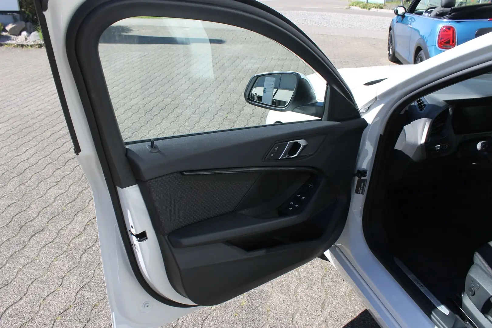 BMW 118 118 i Advantage Blanc - 2