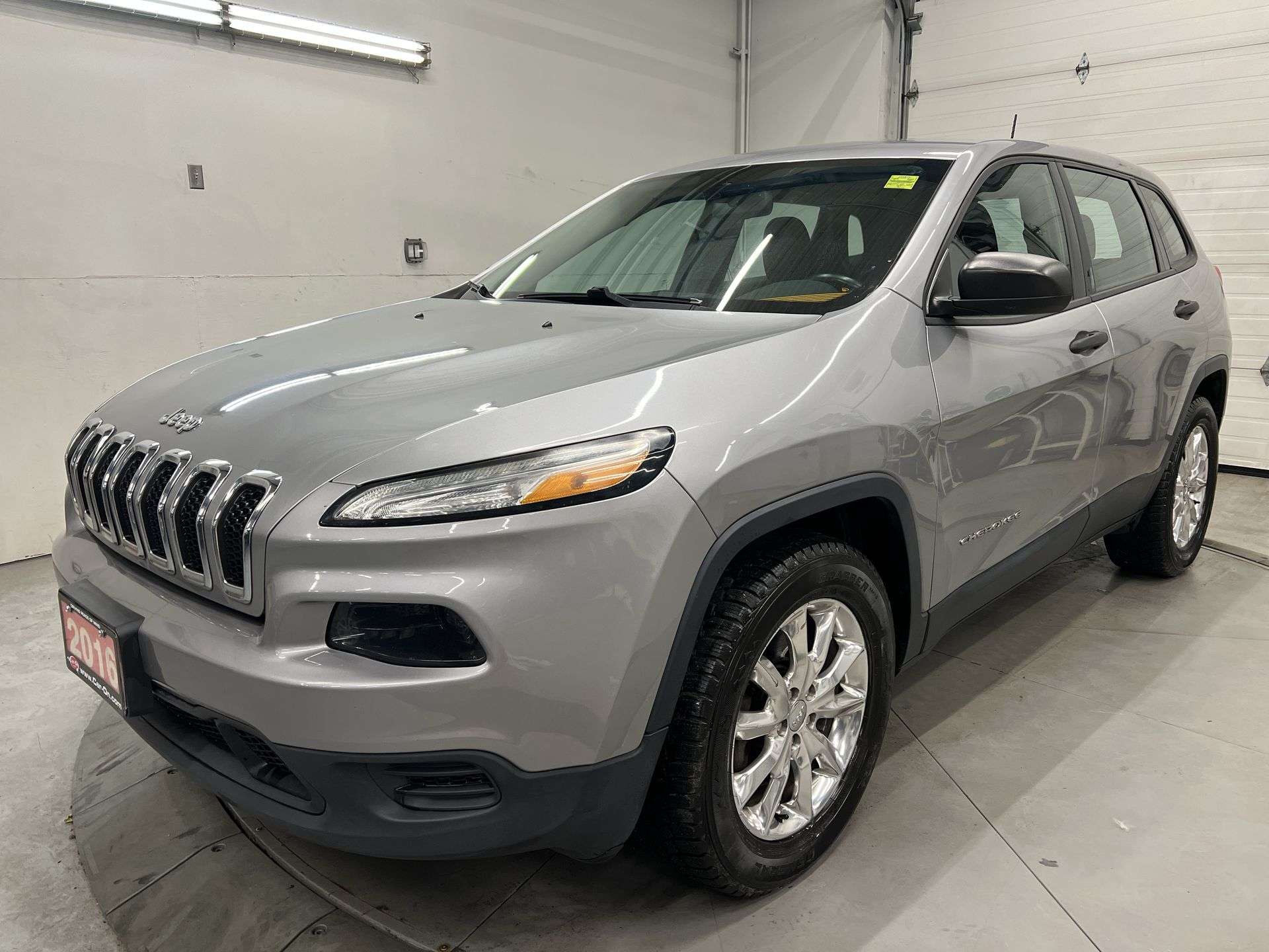 Silver 2016 Jeep Cherokee SUV / Crossover Four-Wheel Drive Automatic