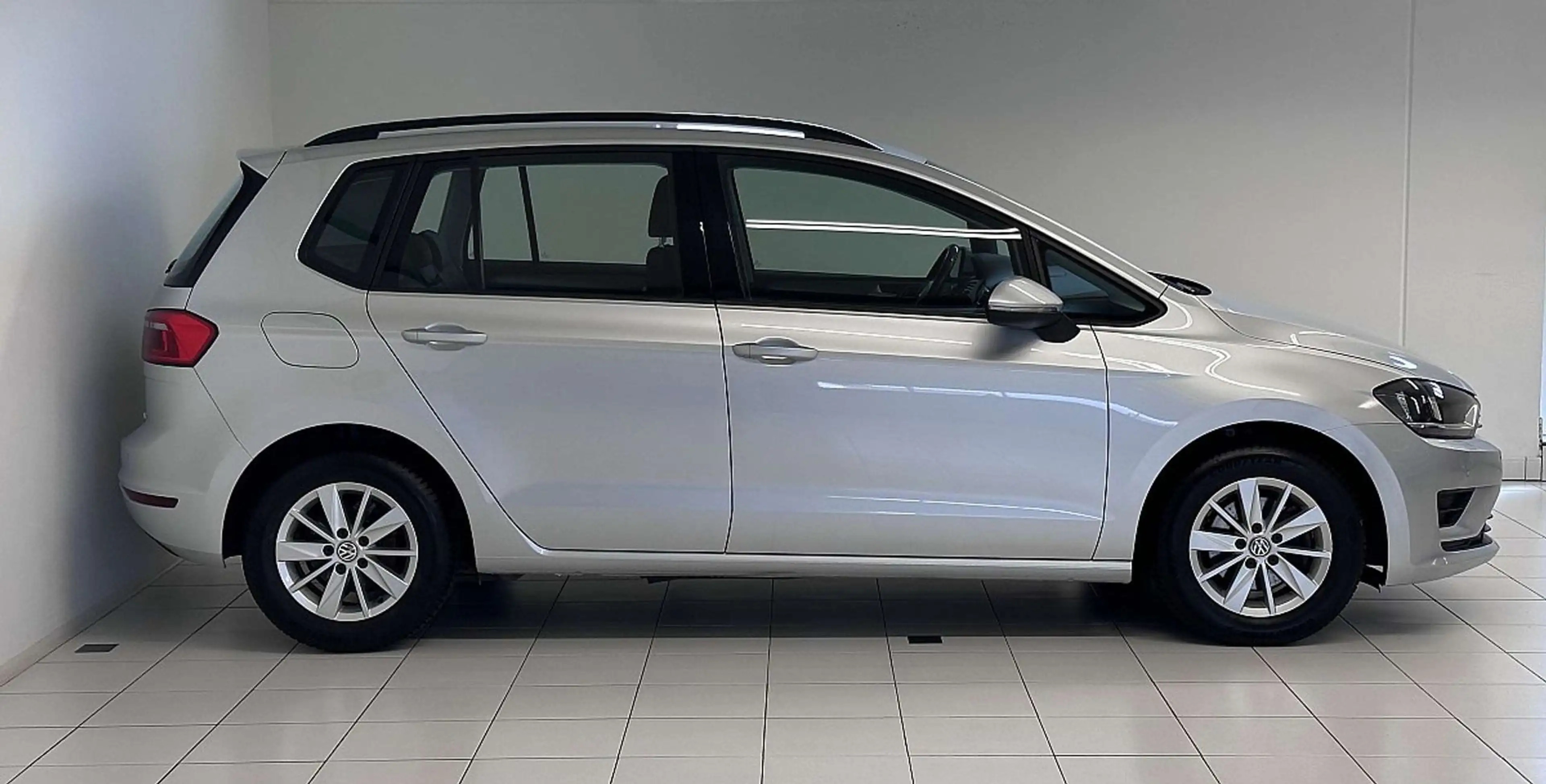 Volkswagen Golf Sportsvan Comfortline 1,6 TDI DSG*LENKRADHEIZUNG*TOT-WINKEL* — photo 4