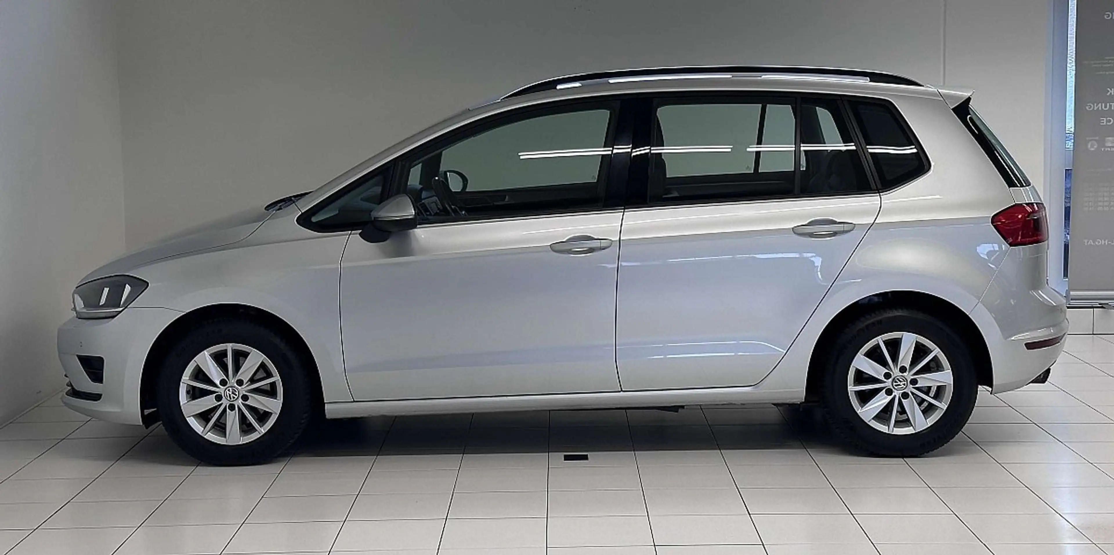 Volkswagen Golf Sportsvan Comfortline 1,6 TDI DSG*LENKRADHEIZUNG*TOT-WINKEL* — photo 5