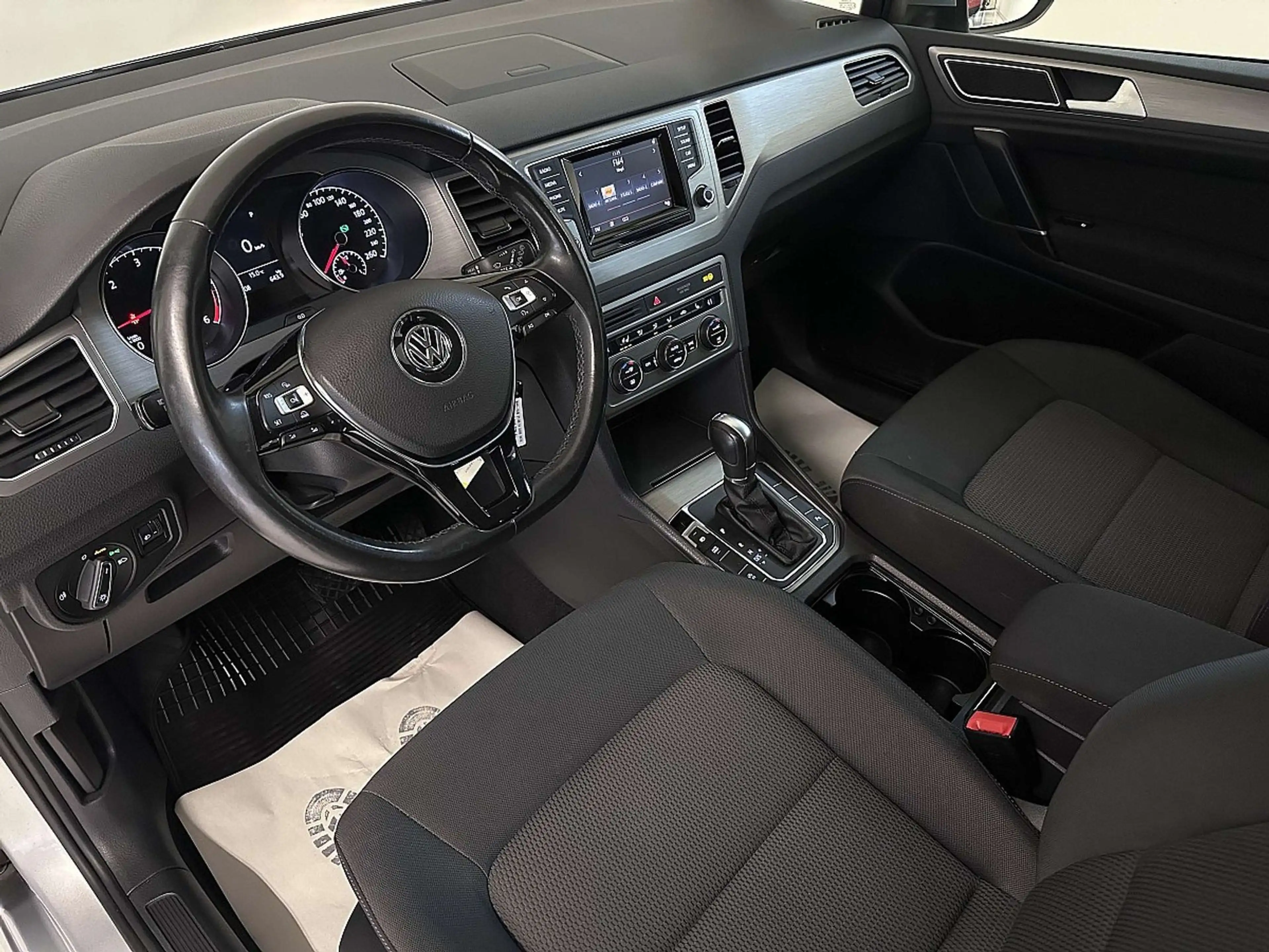 Volkswagen Golf Sportsvan Comfortline 1,6 TDI DSG*LENKRADHEIZUNG*TOT-WINKEL* — photo 9