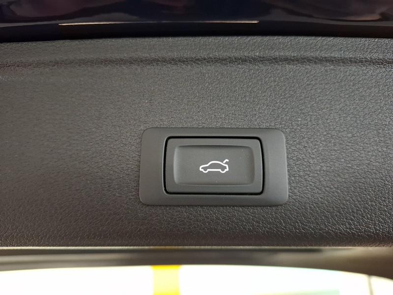 Audi A4 Avant 40 TDI quattro AHK ACC SHZ Memory PDC — photo 23