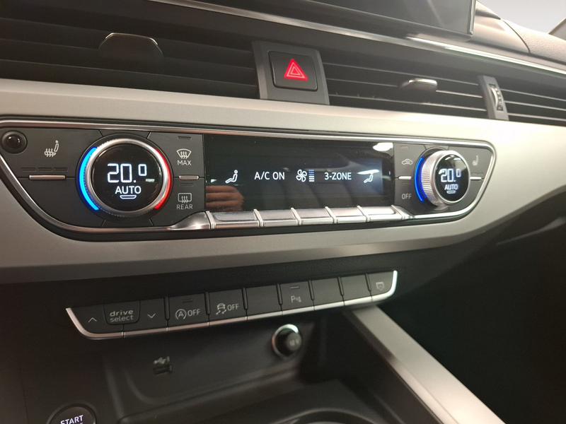 Audi A4 Avant 40 TDI quattro AHK ACC SHZ Memory PDC — photo 15