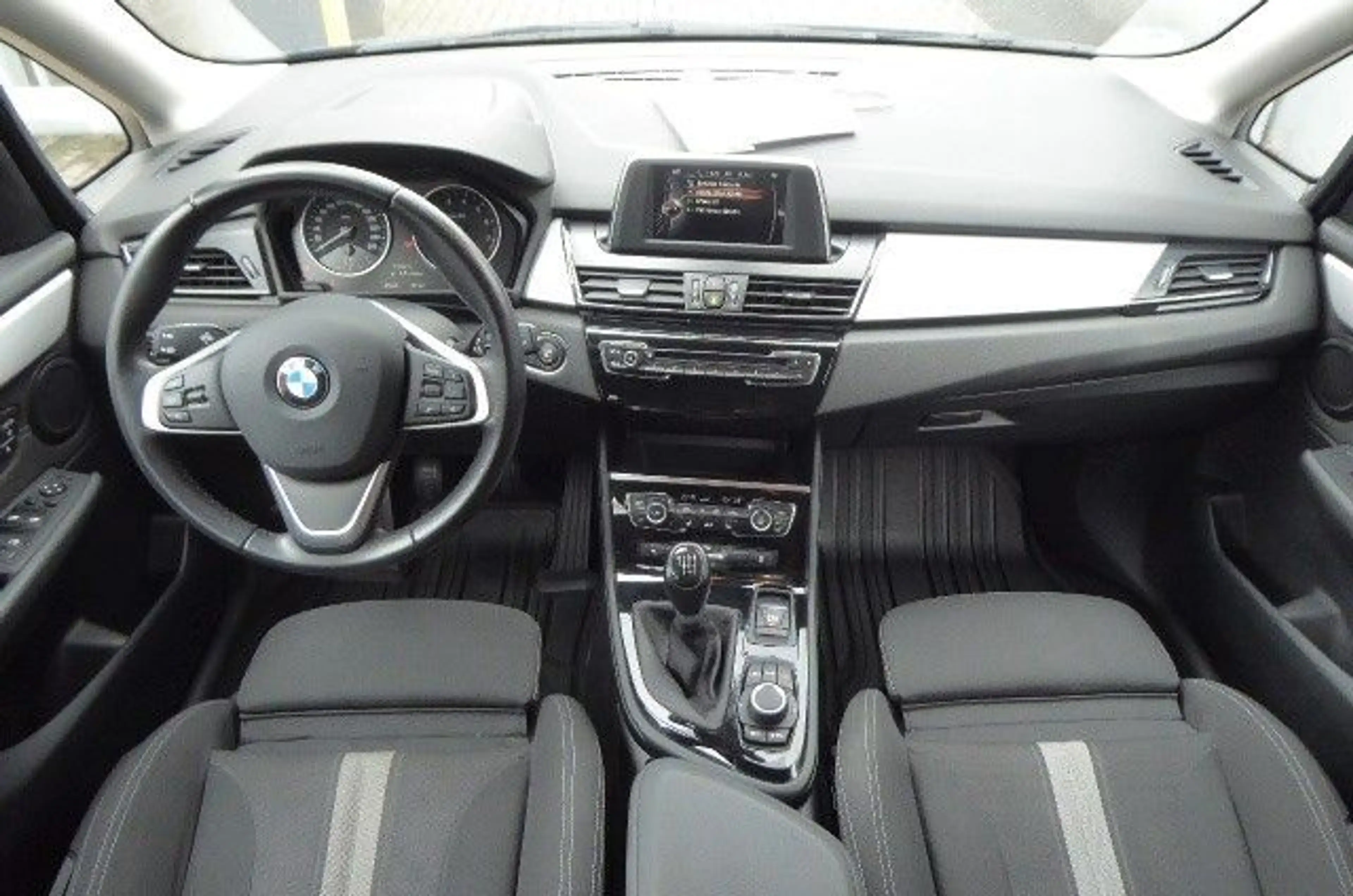 BMW 218 1.Hand Sportsitze erst 44tkm! — photo 2
