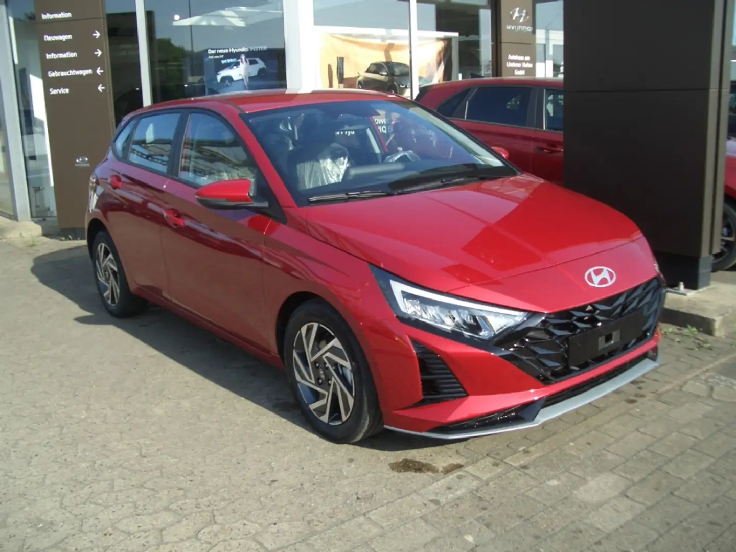 Hyundai i20 Facelift MJ25 1.0 DCT Automatik Trend, Licht Rot - 1