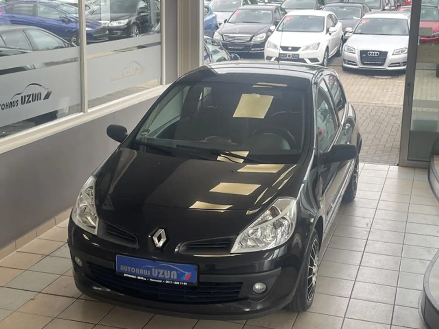 Renault Clio III Extreme Klima 8 fach bereift HU 04.2026 Schwarz - 1