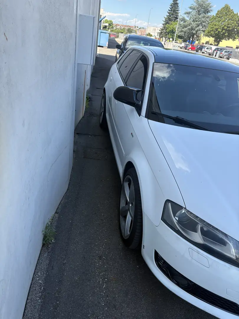 Audi A3 Sportback 2.0 tdi Ambiente - 2