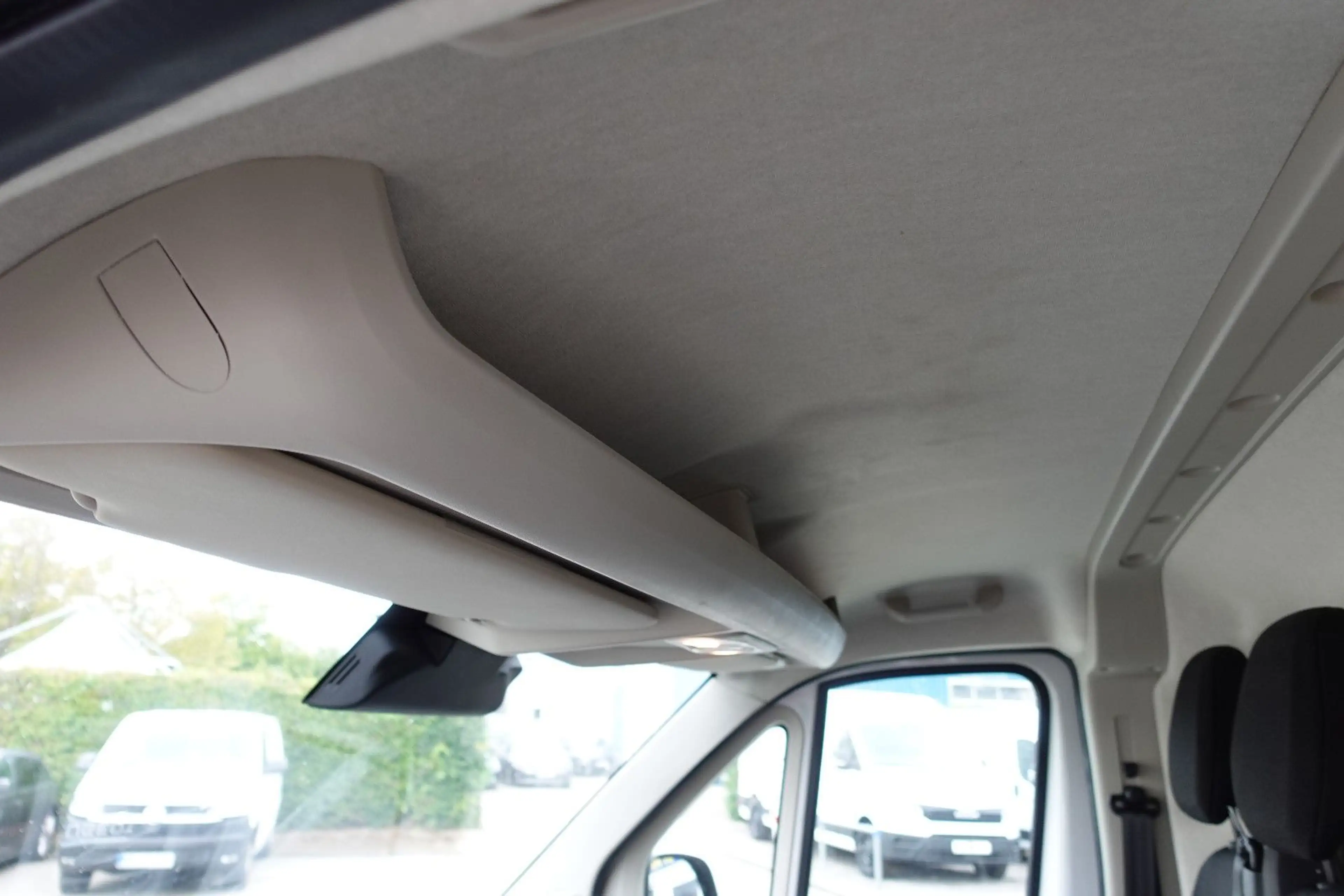 Peugeot Boxer Kasten Hochraum 335 L3H2 BlueHDi 180 — photo 8