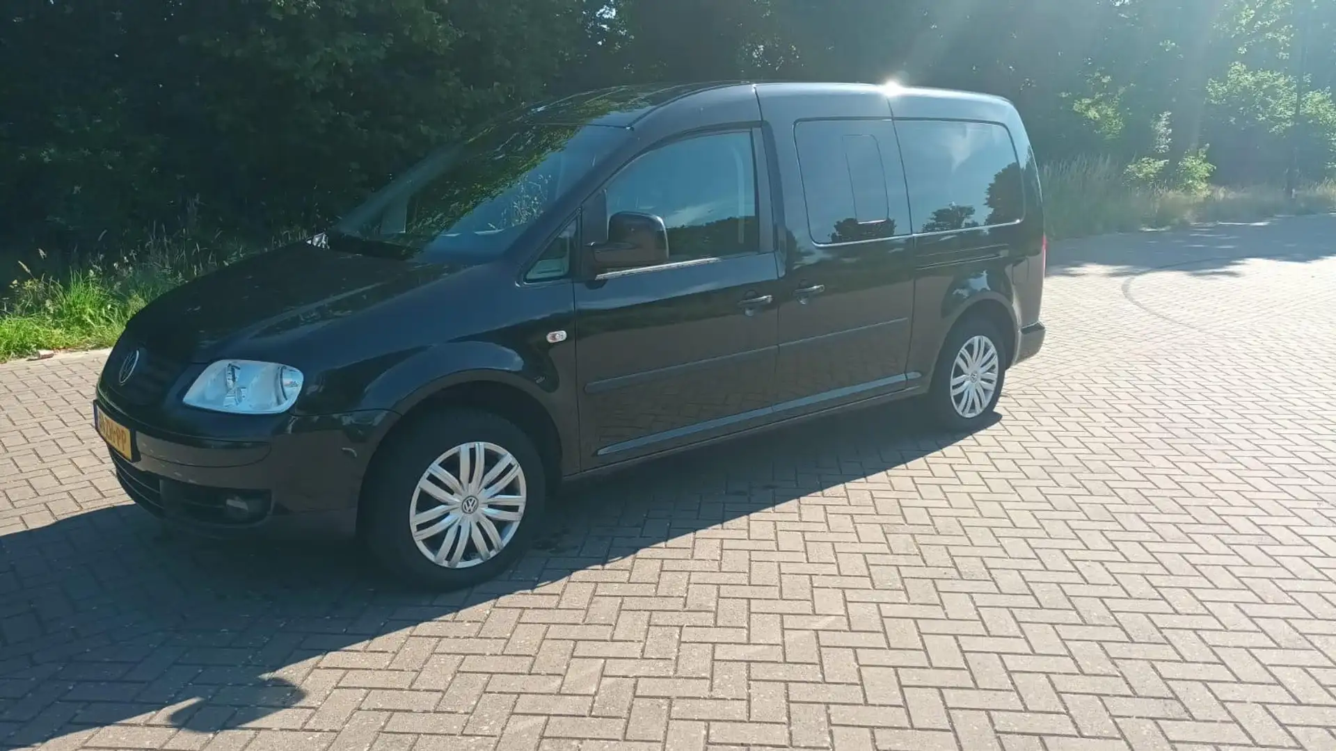 Volkswagen Caddy Maxi 1.6 7 Persoons, airco, cruise control, 2 schu Zwart - 1