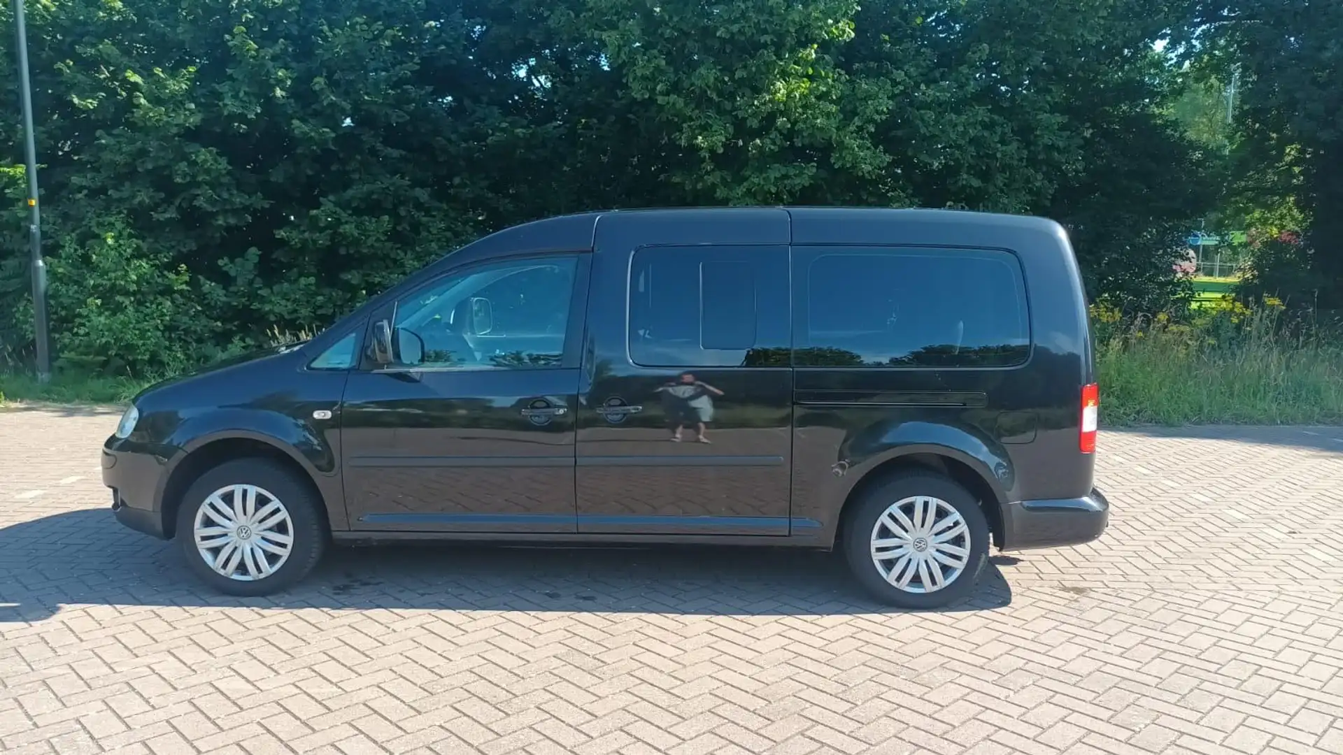Volkswagen Caddy Maxi 1.6 7 Persoons, airco, cruise control, 2 schu Zwart - 2