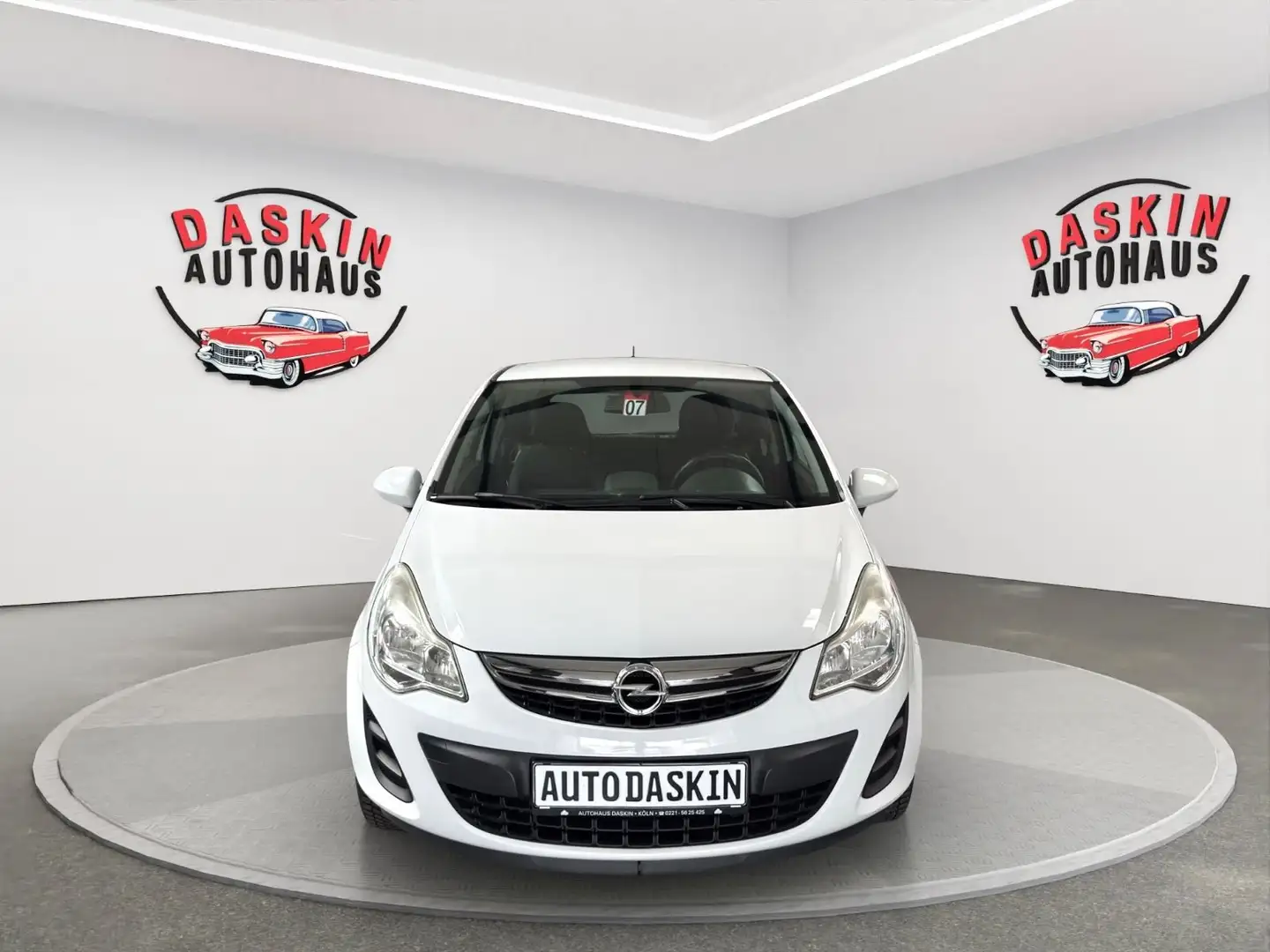 Opel Corsa D Selection*TÜV+AU NEU Weiß - 2