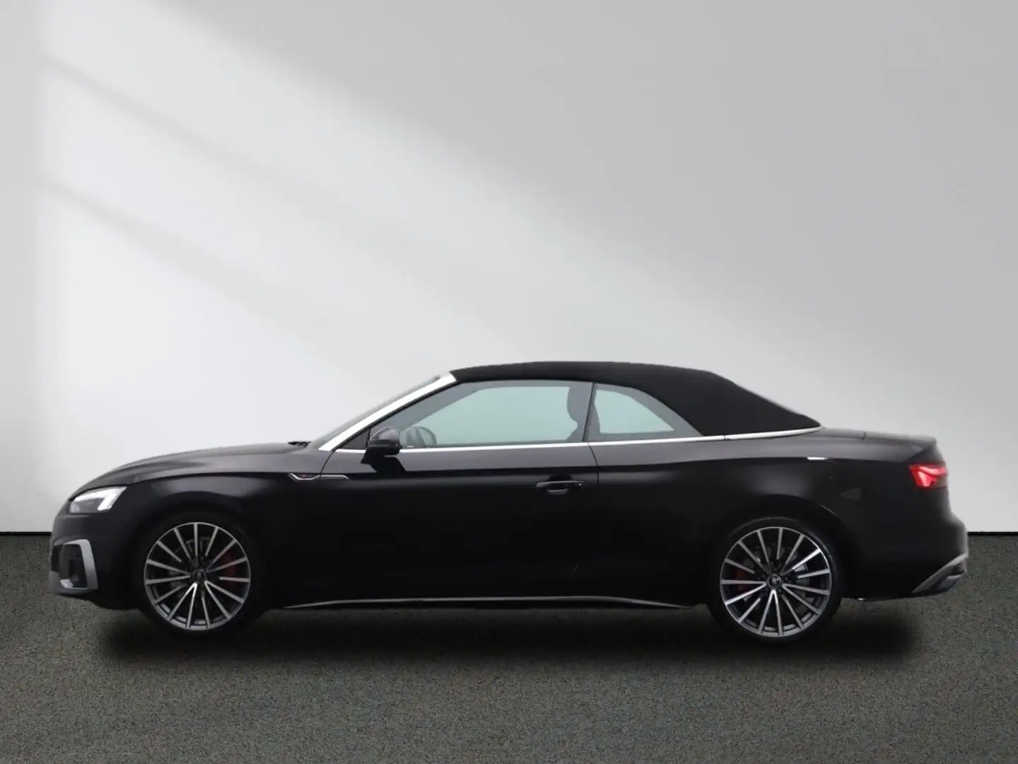 Audi A5 Cabrio 45 TFSI quattro S line MMI Massagesi. Noir - 2