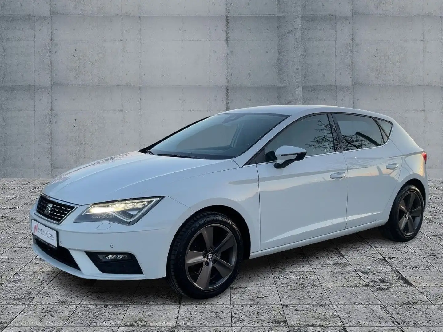 SEAT Leon 1.5 TSI DSG XCELLENCE LED+ACC+NAV+APP+SHZ Weiß - 2