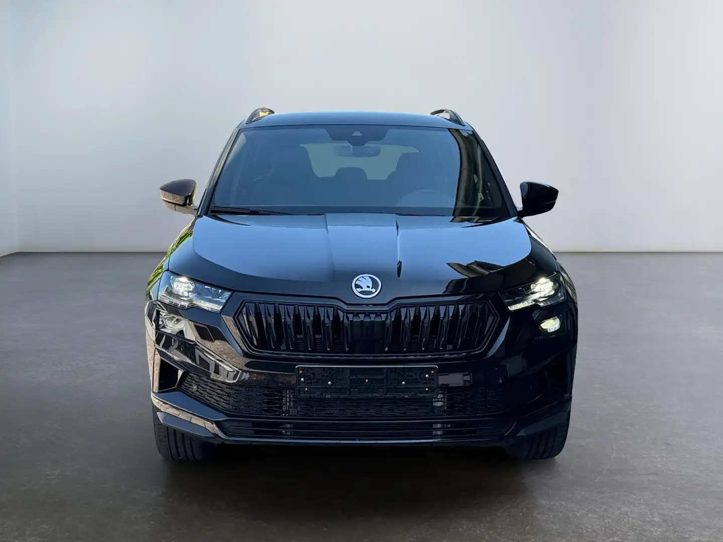 Skoda Karoq 1,5 TSI DSG Sportline 2ZKli AHK ACC SHT PDC Kam... Gris - 2