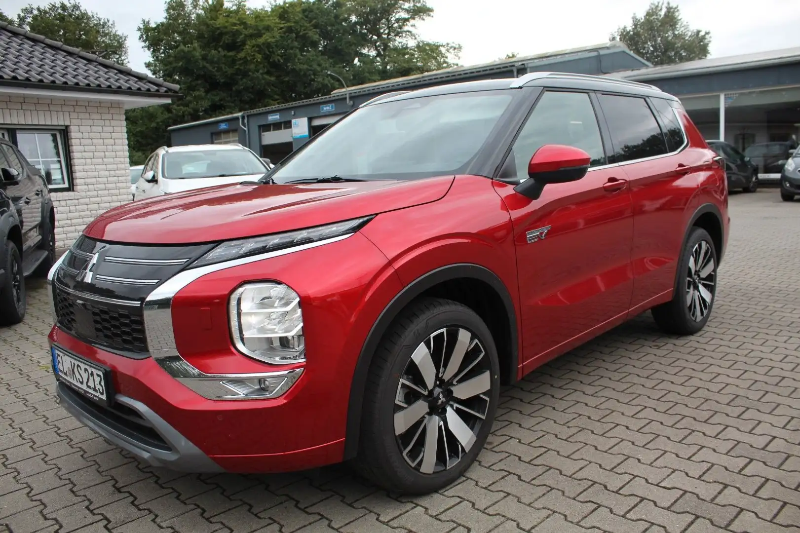 Mitsubishi Outlander Plug-in Hybrid TOP Rot - 1