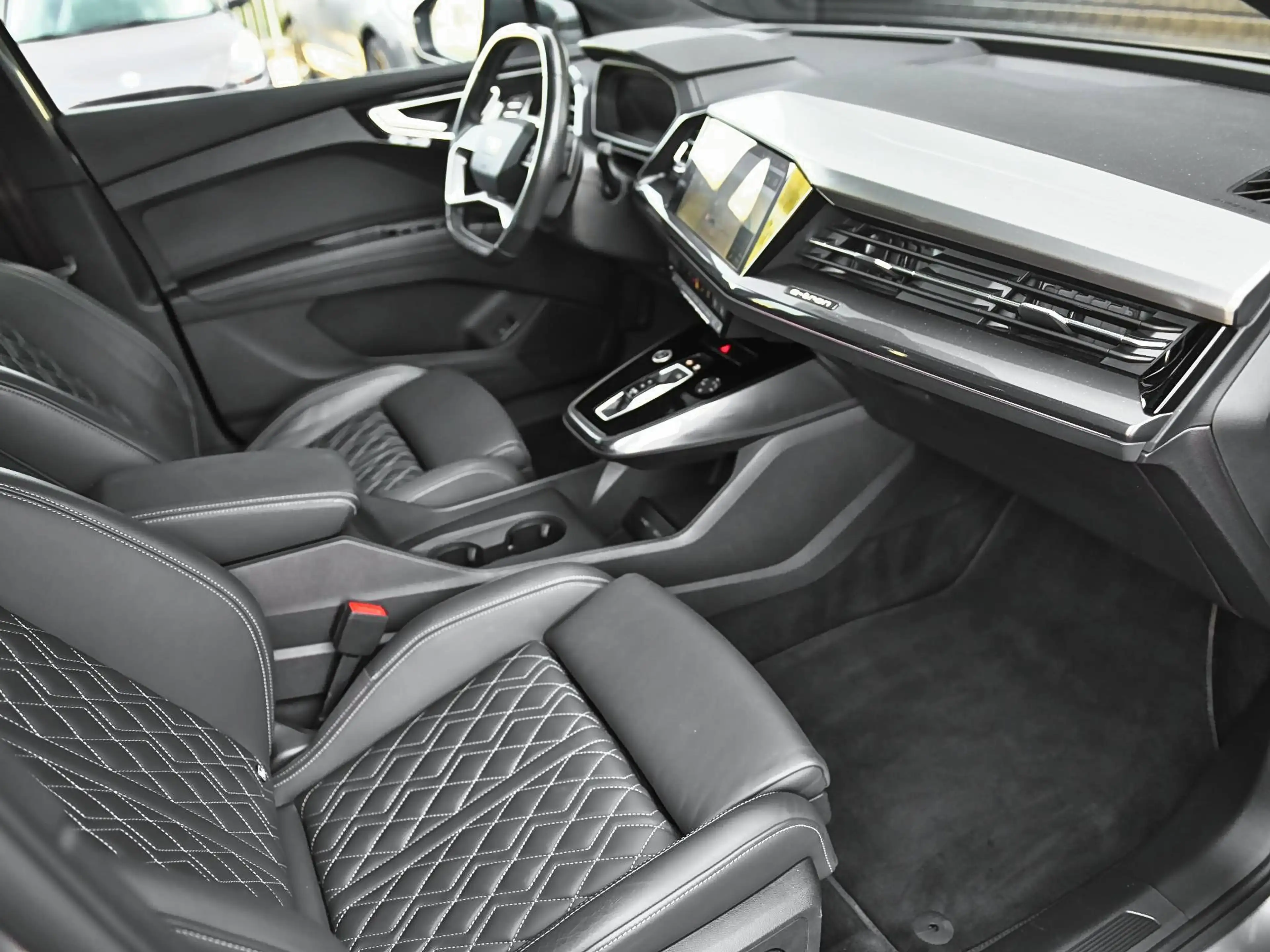 Audi Q4 e-tron 50 quattro S-Line 77 kWh Leren Bekleding Panoramad — photo 16