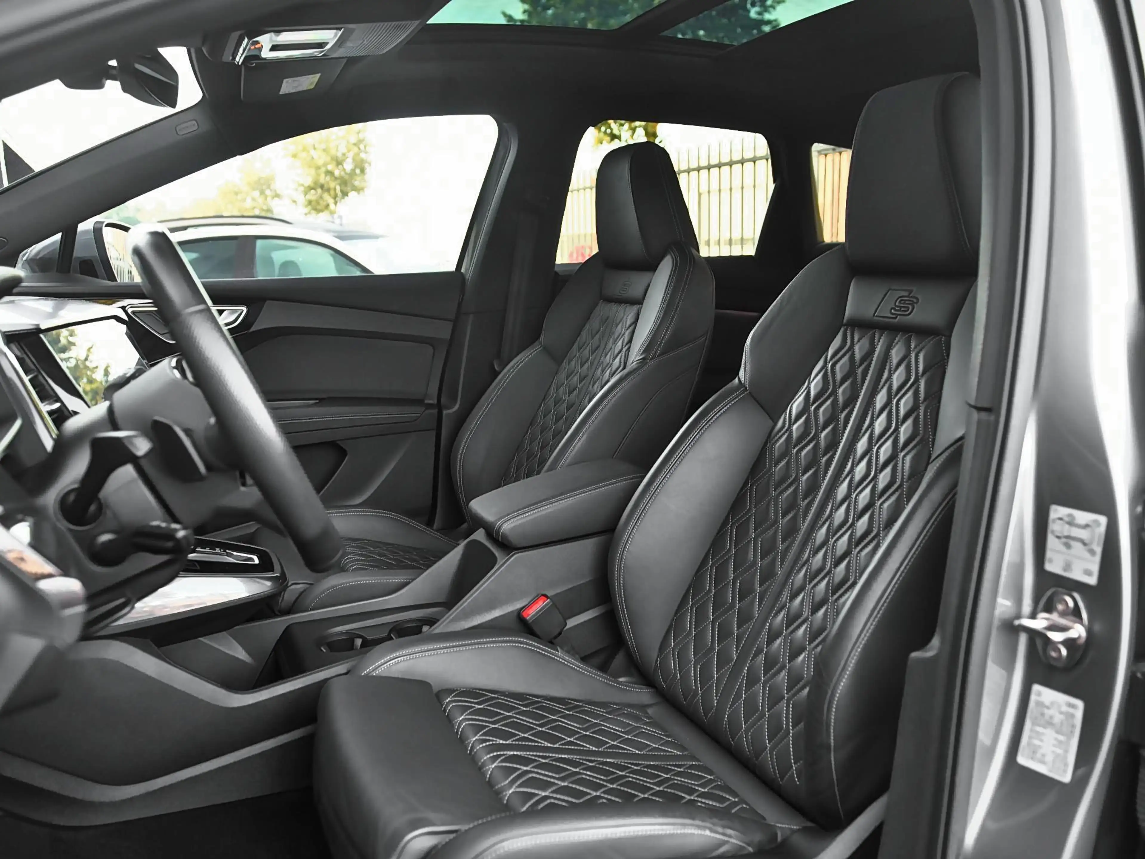 Audi Q4 e-tron 50 quattro S-Line 77 kWh Leren Bekleding Panoramad — photo 4