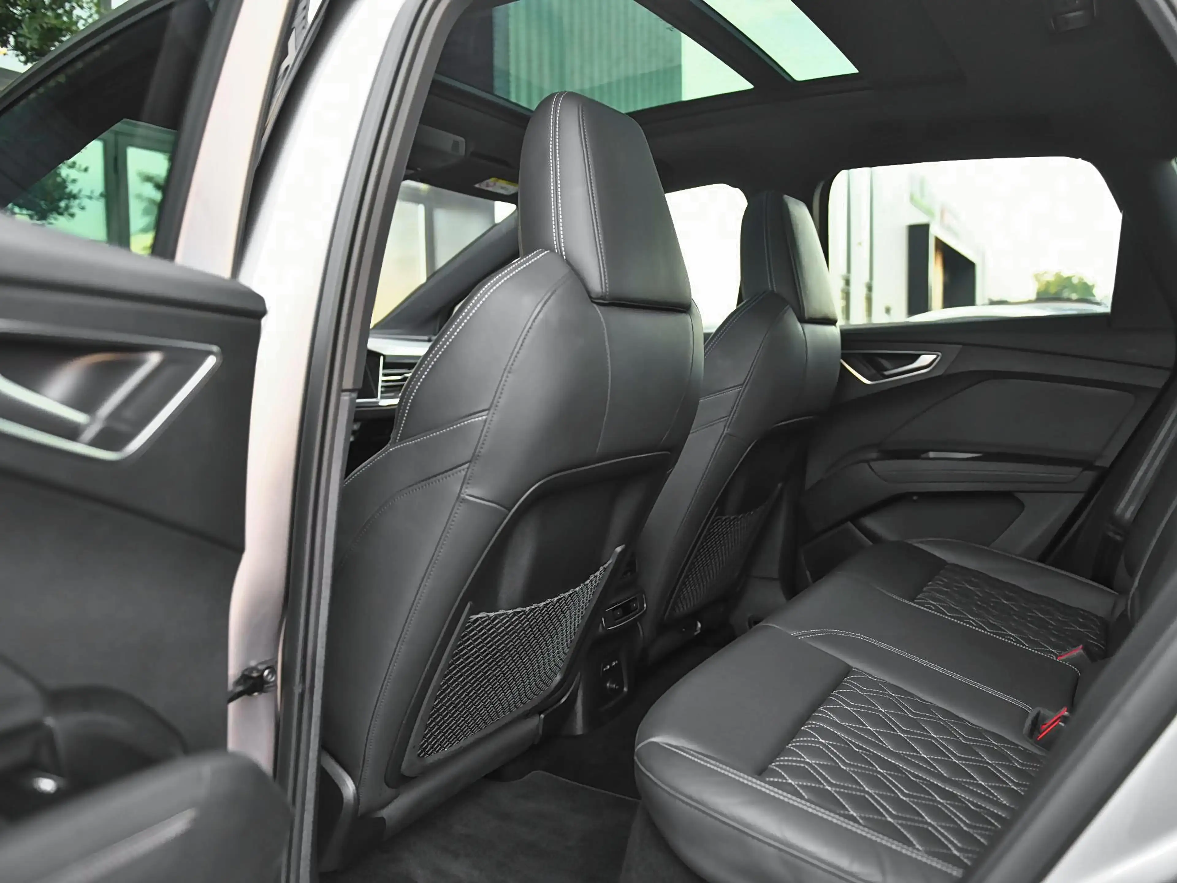 Audi Q4 e-tron 50 quattro S-Line 77 kWh Leren Bekleding Panoramad — photo 13