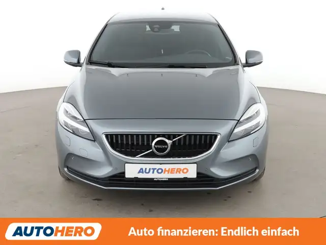 Volvo V40 view 9