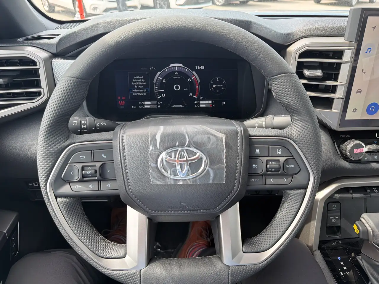 Toyota Tundra снимка Toyota Tundra