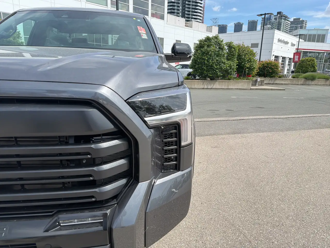 Toyota Tundra снимка Toyota Tundra