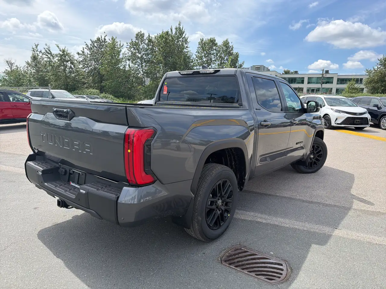 Toyota Tundra снимка Toyota Tundra