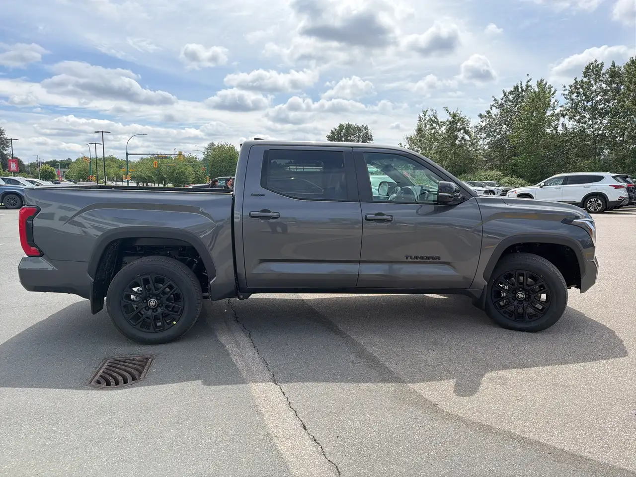 Toyota Tundra снимка Toyota Tundra