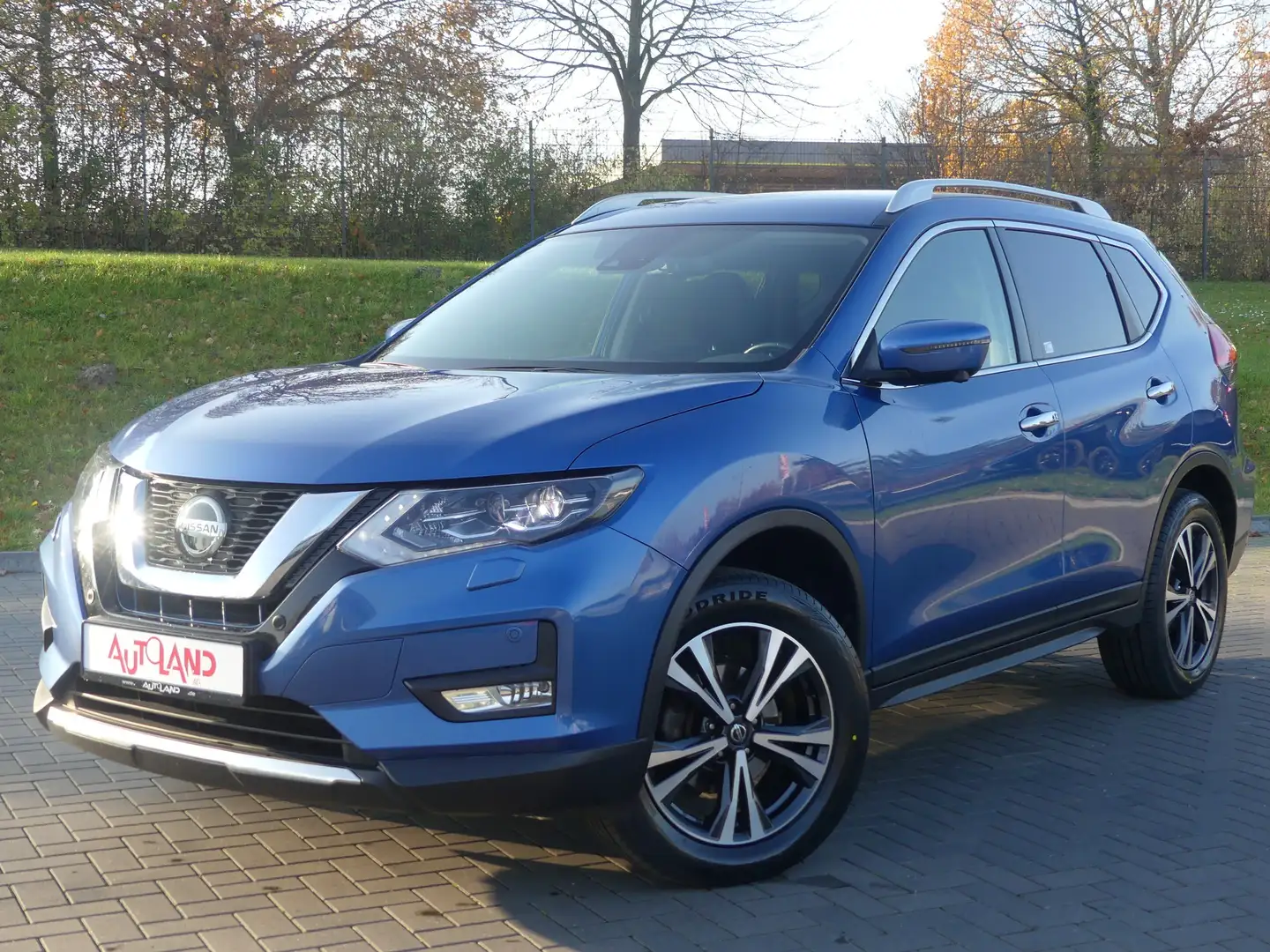 Nissan X-Trail 1.3 N-Connecta LED Navi 360° Keyless-Go Blau - 2