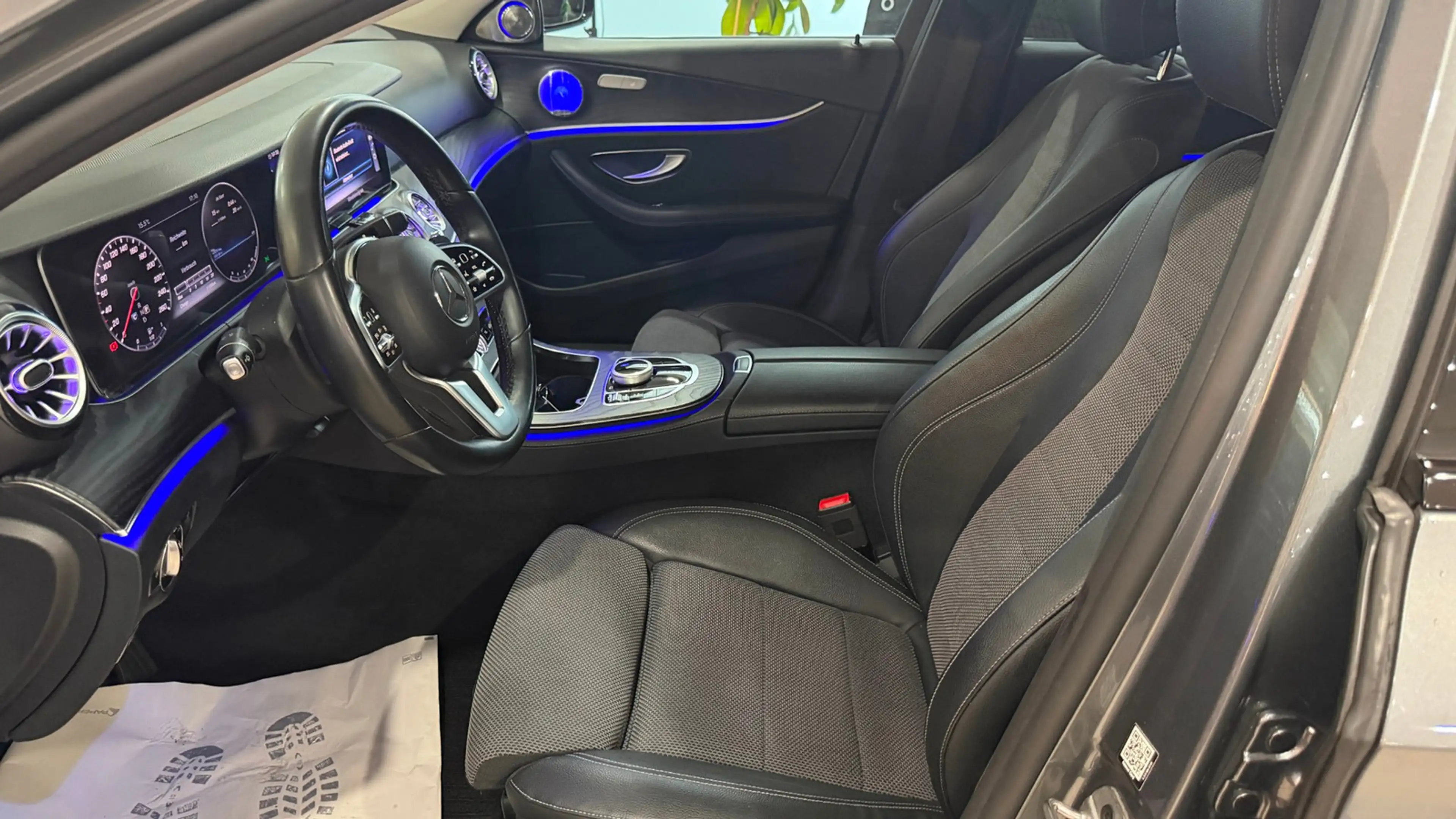 Mercedes-Benz E 220 d 9G WIDESCREEN*AMBIENTE — photo 12