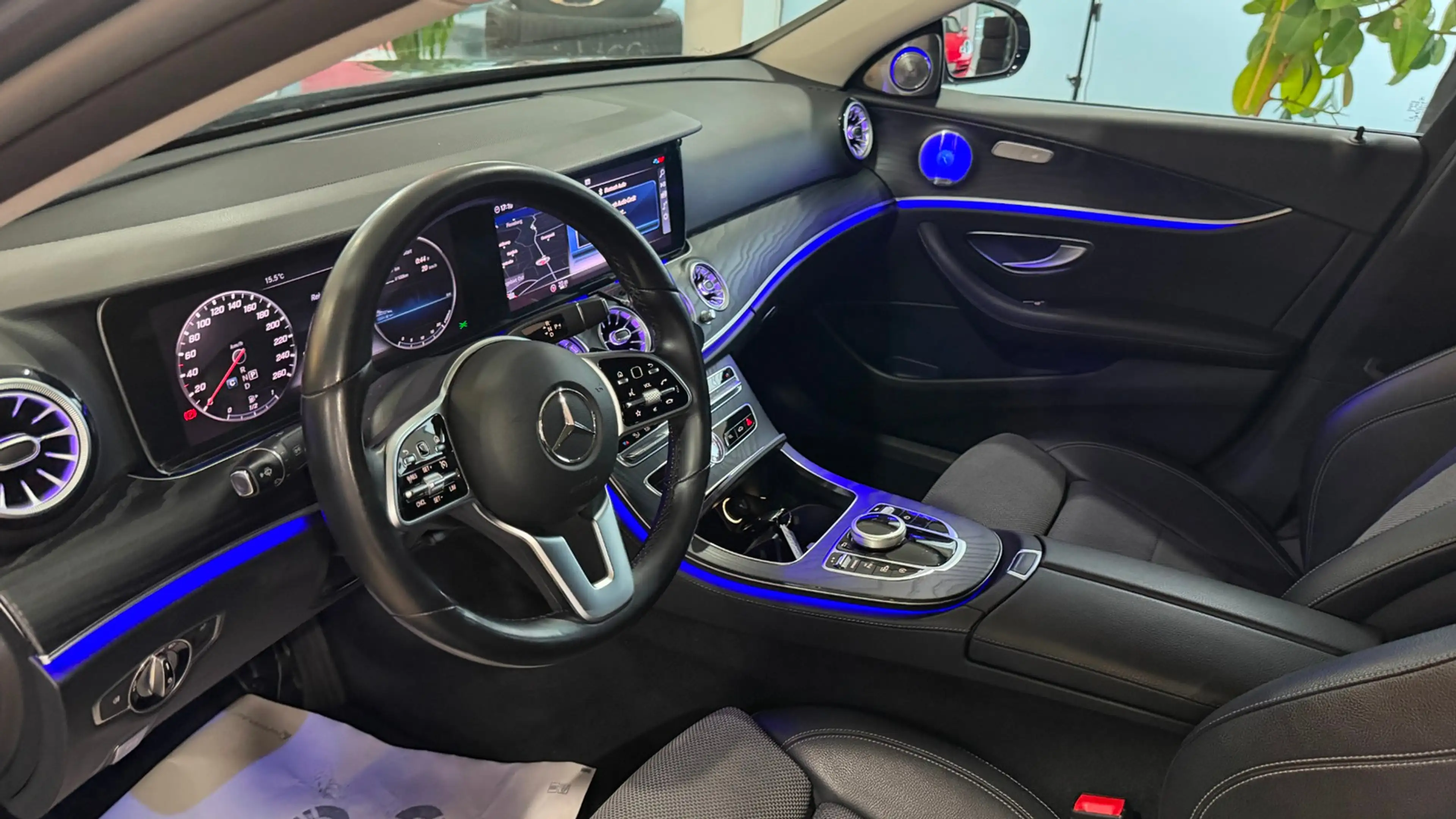 Mercedes-Benz E 220 d 9G WIDESCREEN*AMBIENTE — photo 11