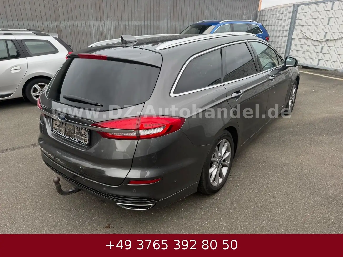Ford Mondeo 2,0 EcoBlue 140kW Titanium Allrad Grau - 2