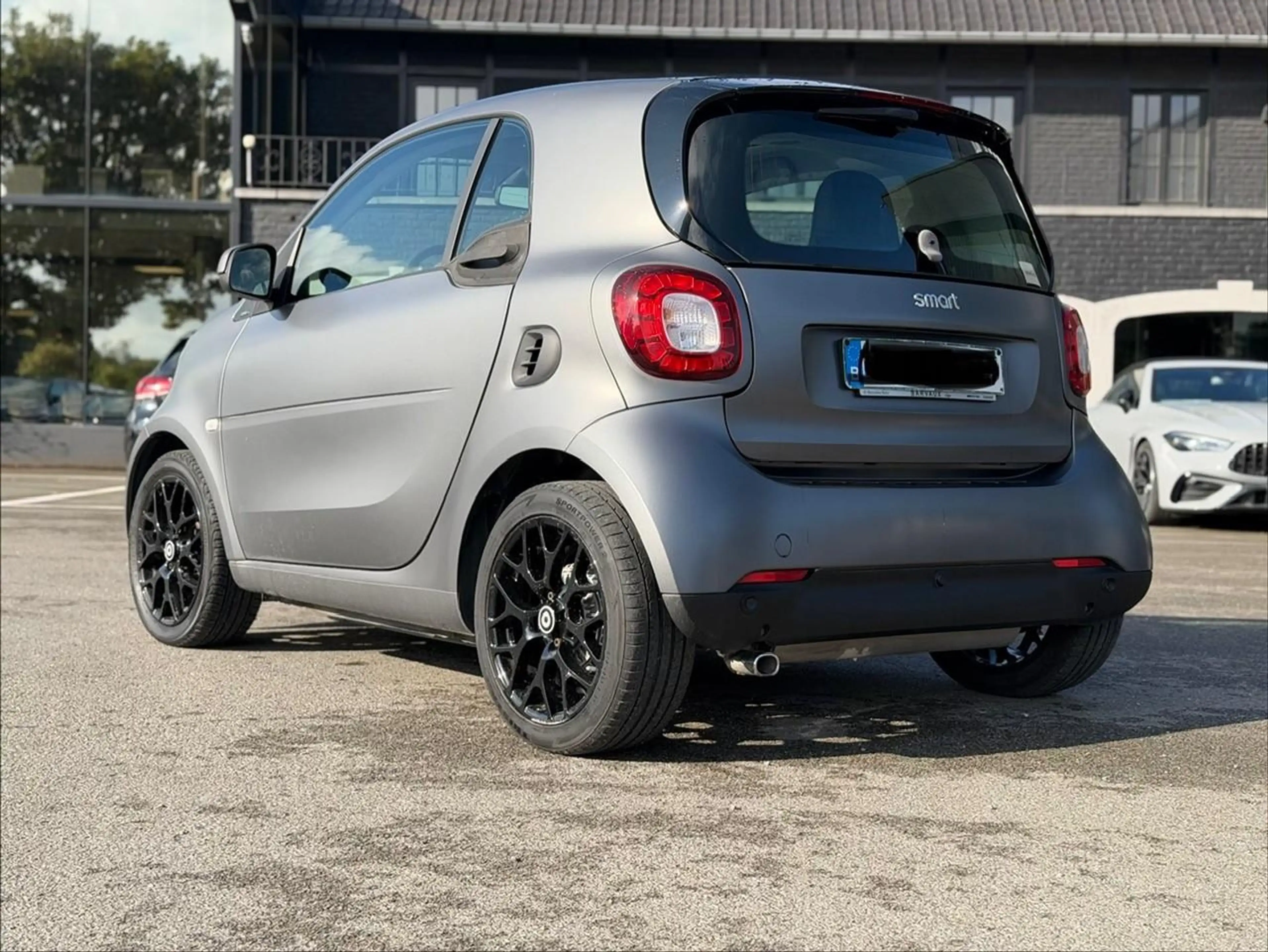 smart forTwo coupé 0.9 66kW BRABUS Style — photo 2