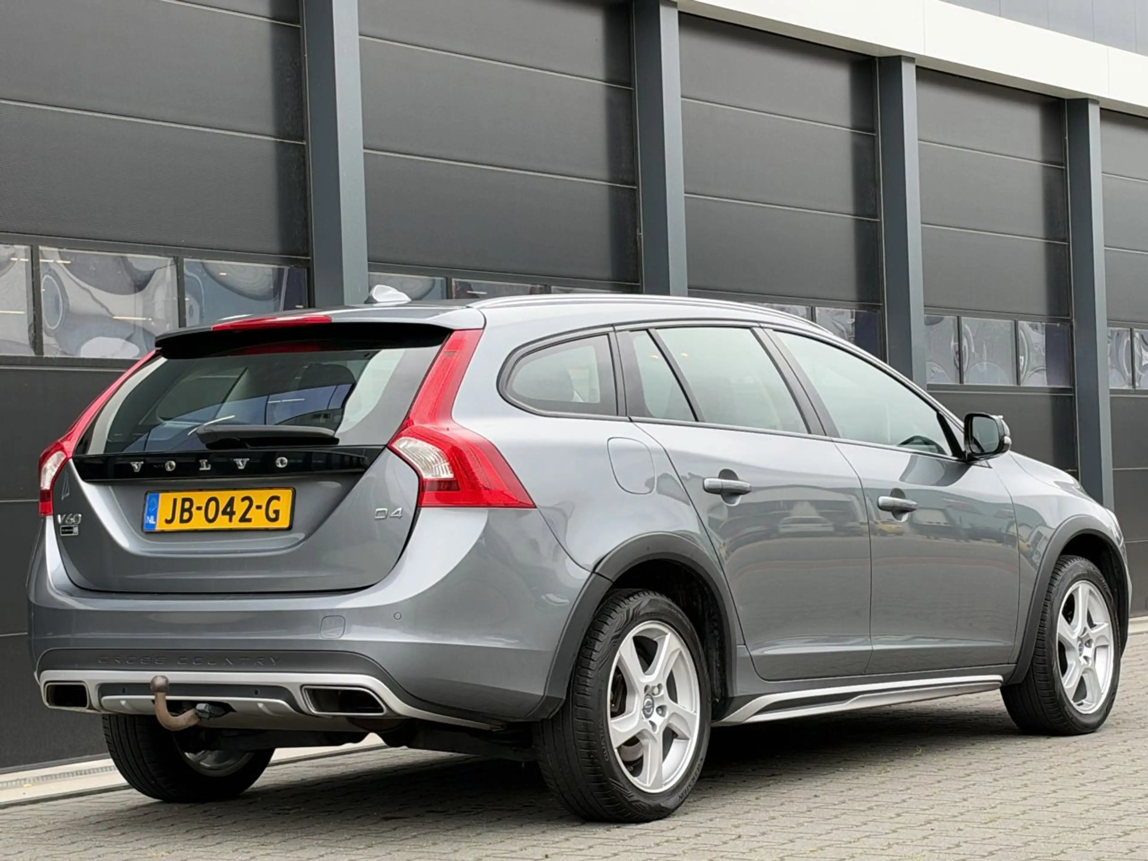 Volvo V60 Cross Country V-60 2.0 D4 Navi Clima EURO-6 — photo 4