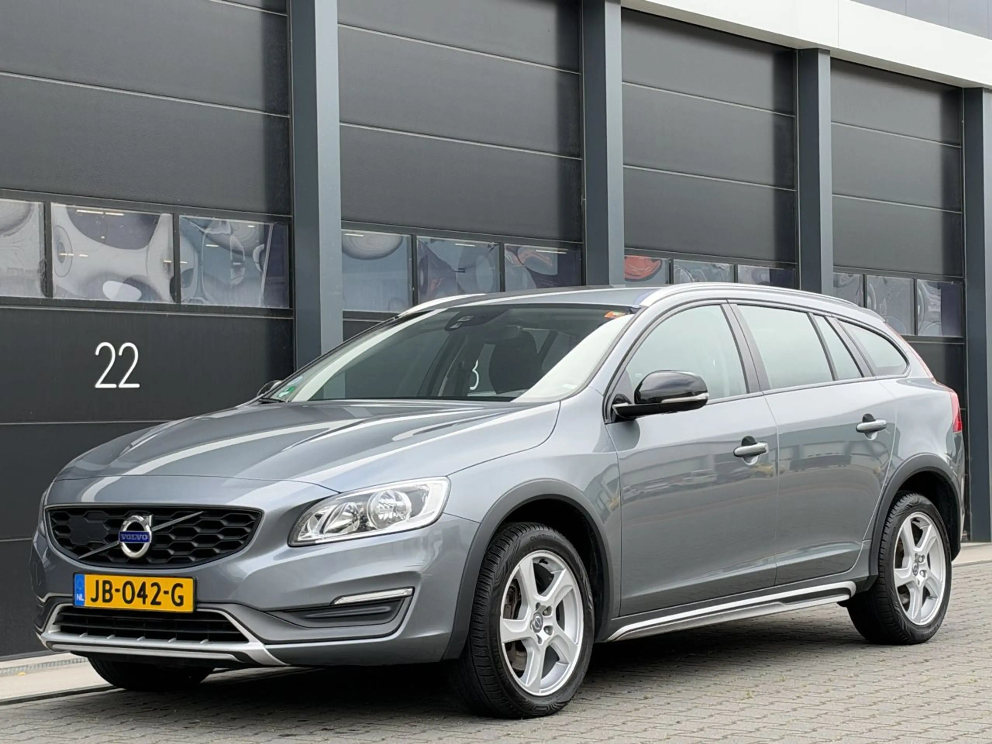 Volvo V60 Cross Country V-60 2.0 D4 Navi Clima EURO-6
