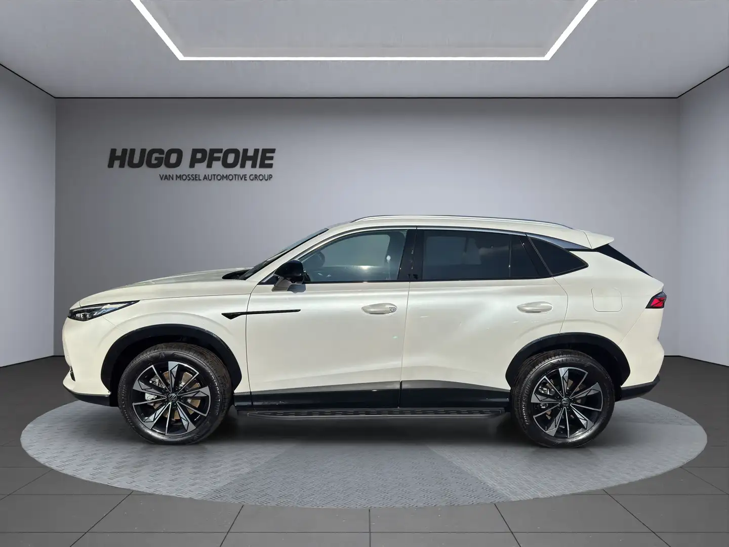 MG HS Luxury 1.5 T PHEV Sports Utility Vehicle. 200 kW. Blanc - 2