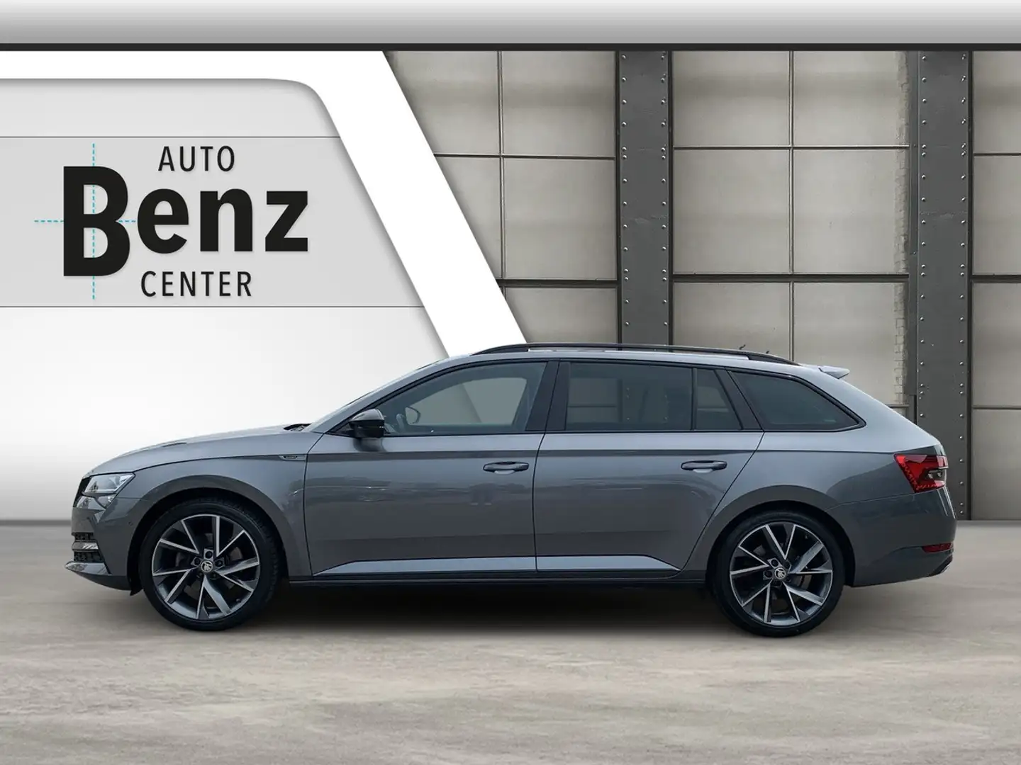 Skoda Superb Combi Sportline iV SH*DCC*AHK*PANO*NAVI* Klima Grijs - 2