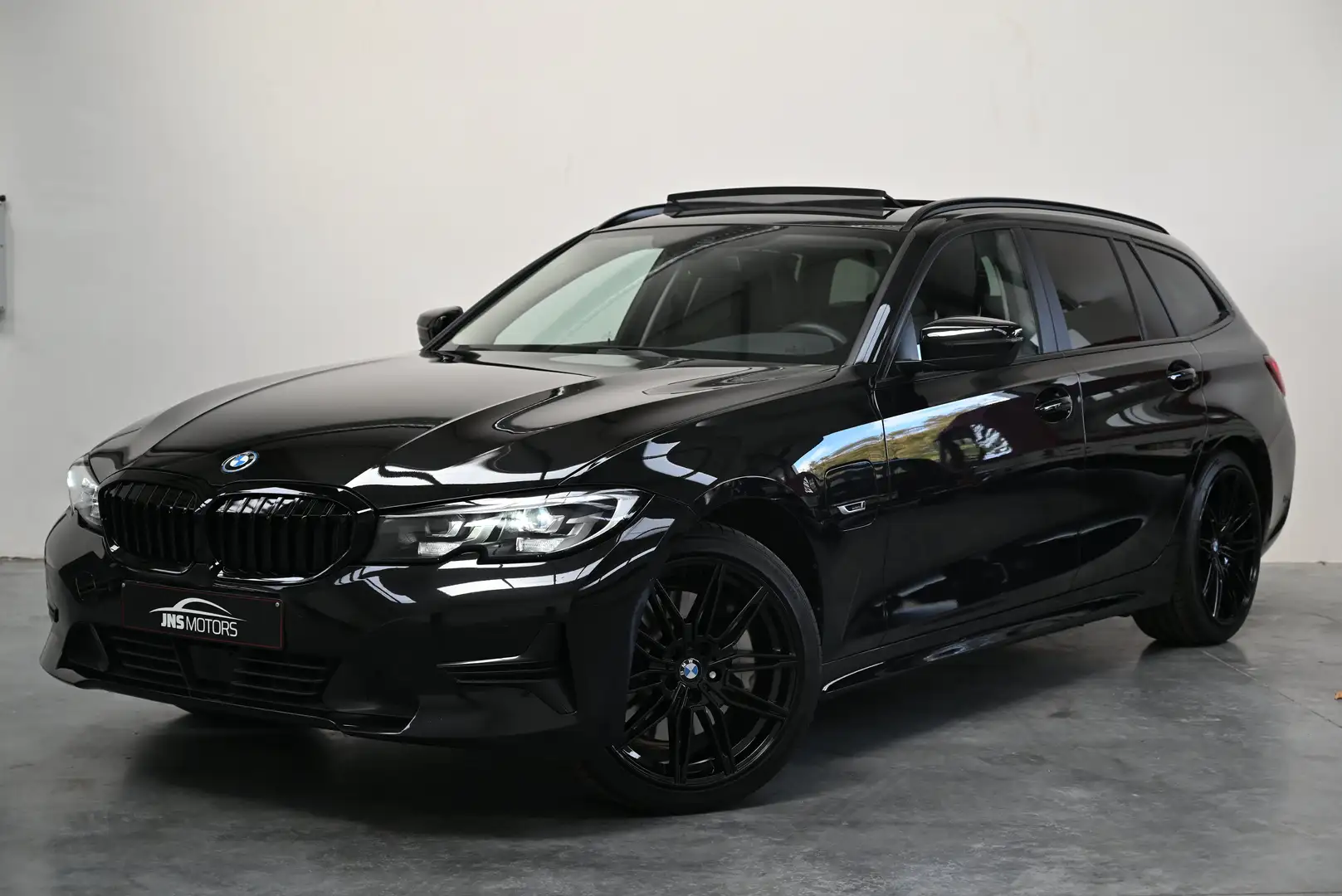 BMW 330 LED/Pano/Carplay/Trekhaak/Virtual Cockpit/Sport Schwarz - 1